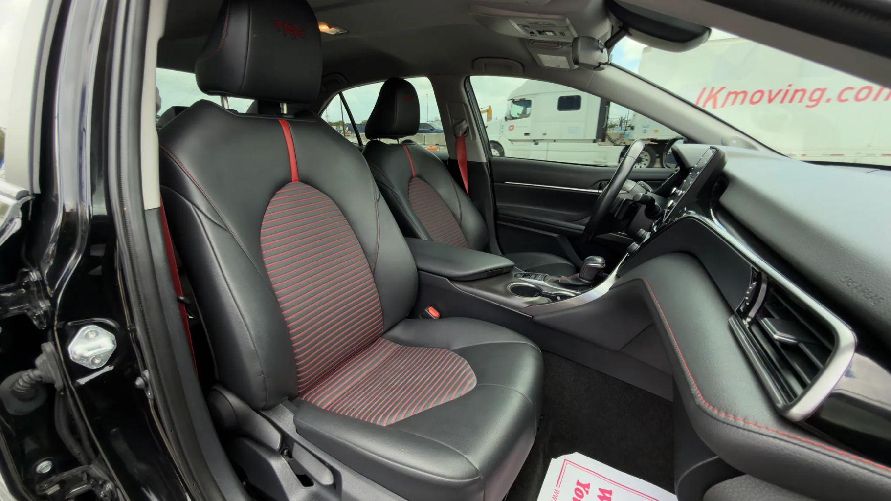 Toyota Camry - Thumbnail 16