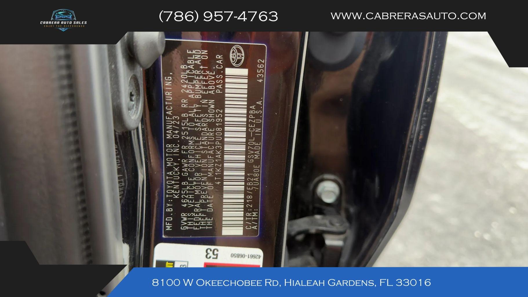 Toyota Camry - Thumbnail 6