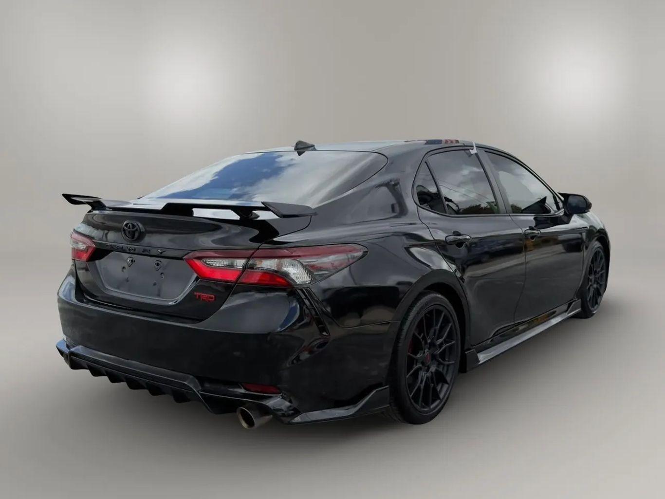 Toyota Camry - Thumbnail 13