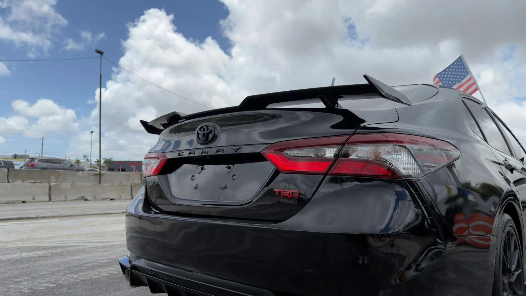 Toyota Camry - Thumbnail 14