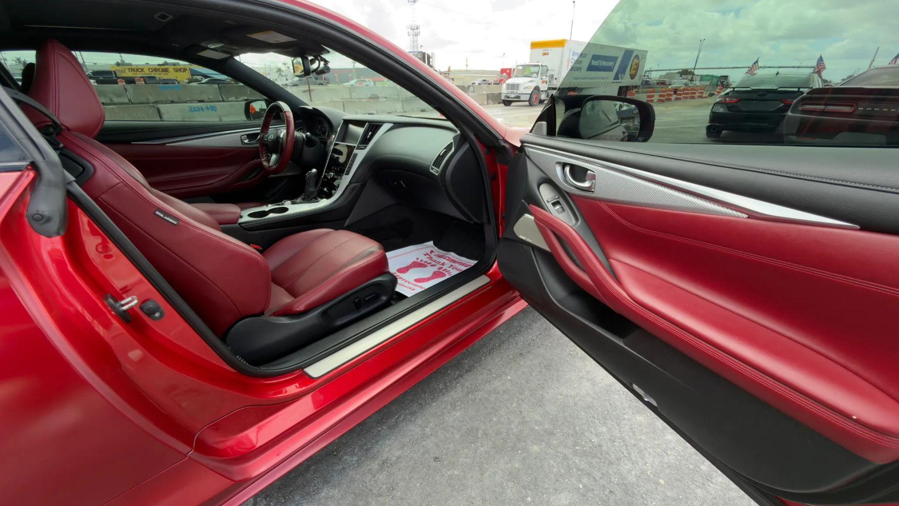 Infiniti Q60 - Thumbnail 19