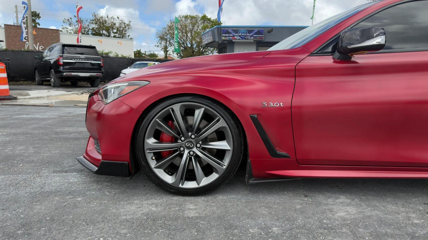 Infiniti Q60 - Thumbnail 12