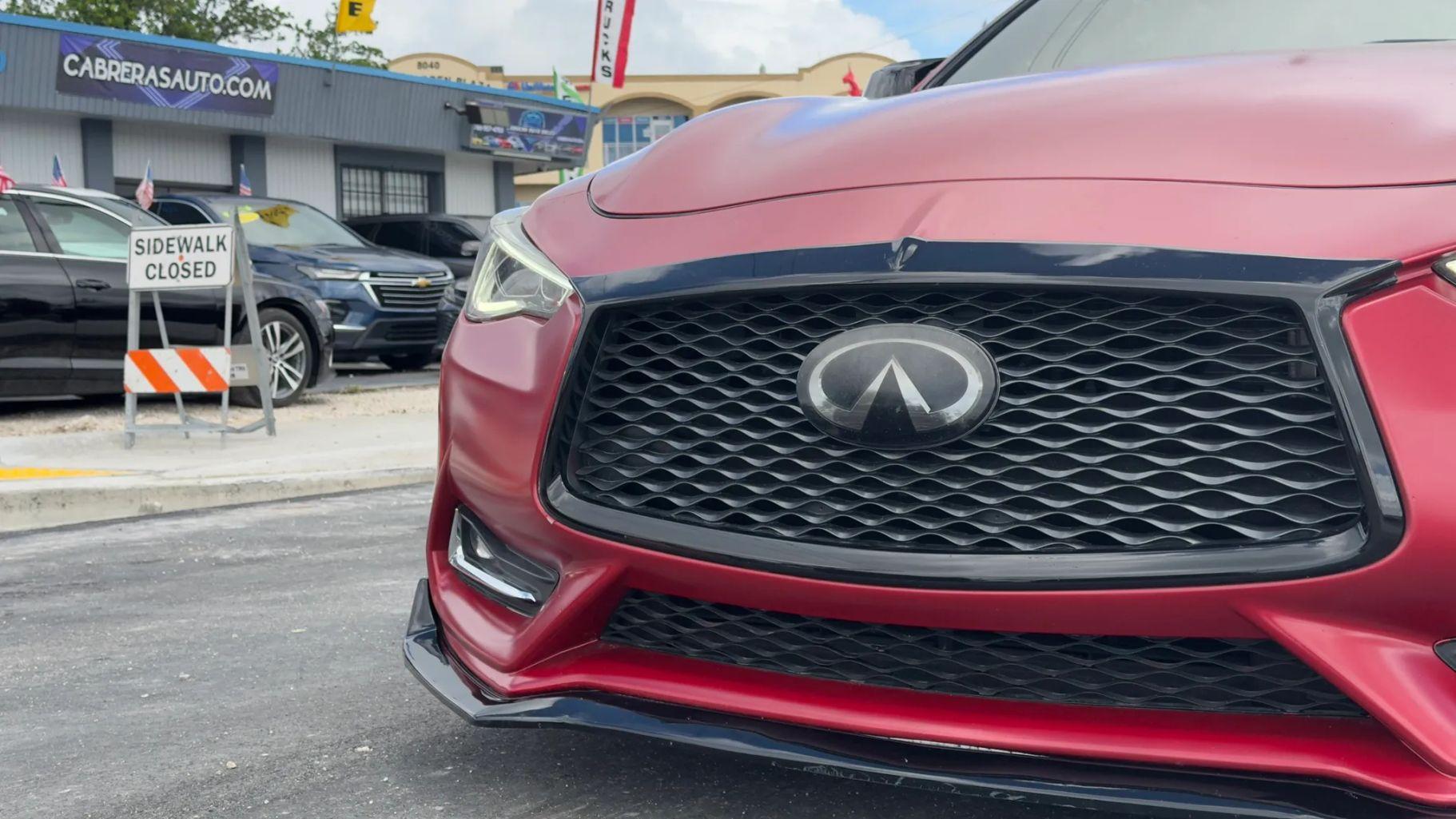 Infiniti Q60 - Thumbnail 10