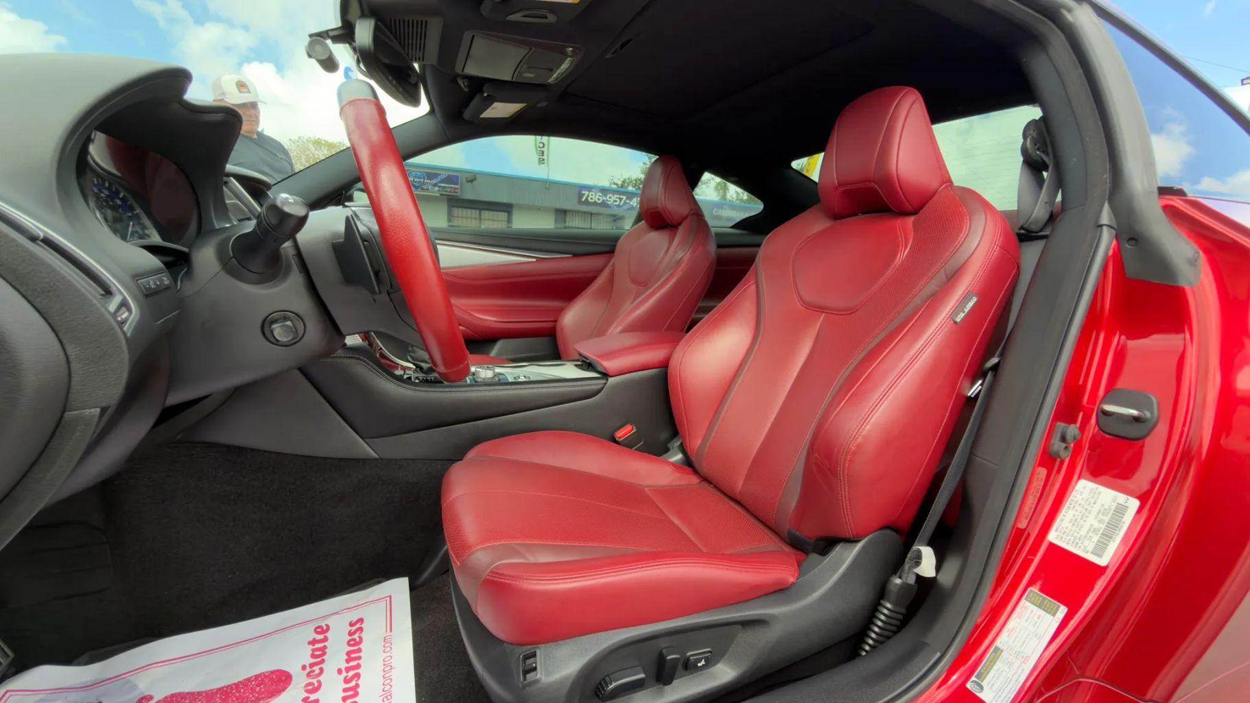 Infiniti Q60 - Thumbnail 4