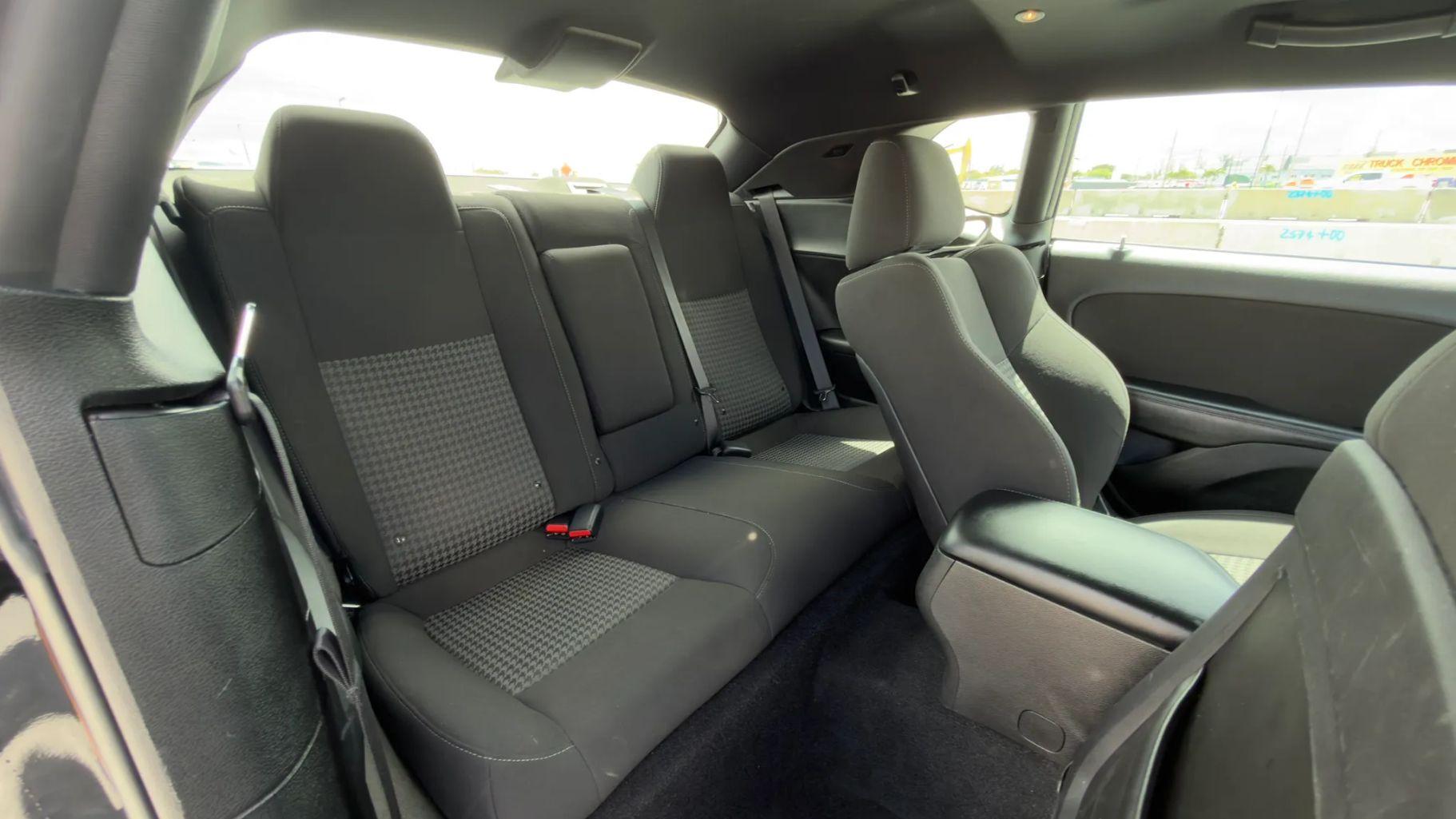 Dodge Challenger - Thumbnail 19