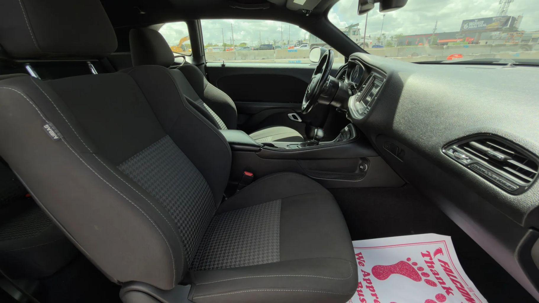 Dodge Challenger - Thumbnail 17