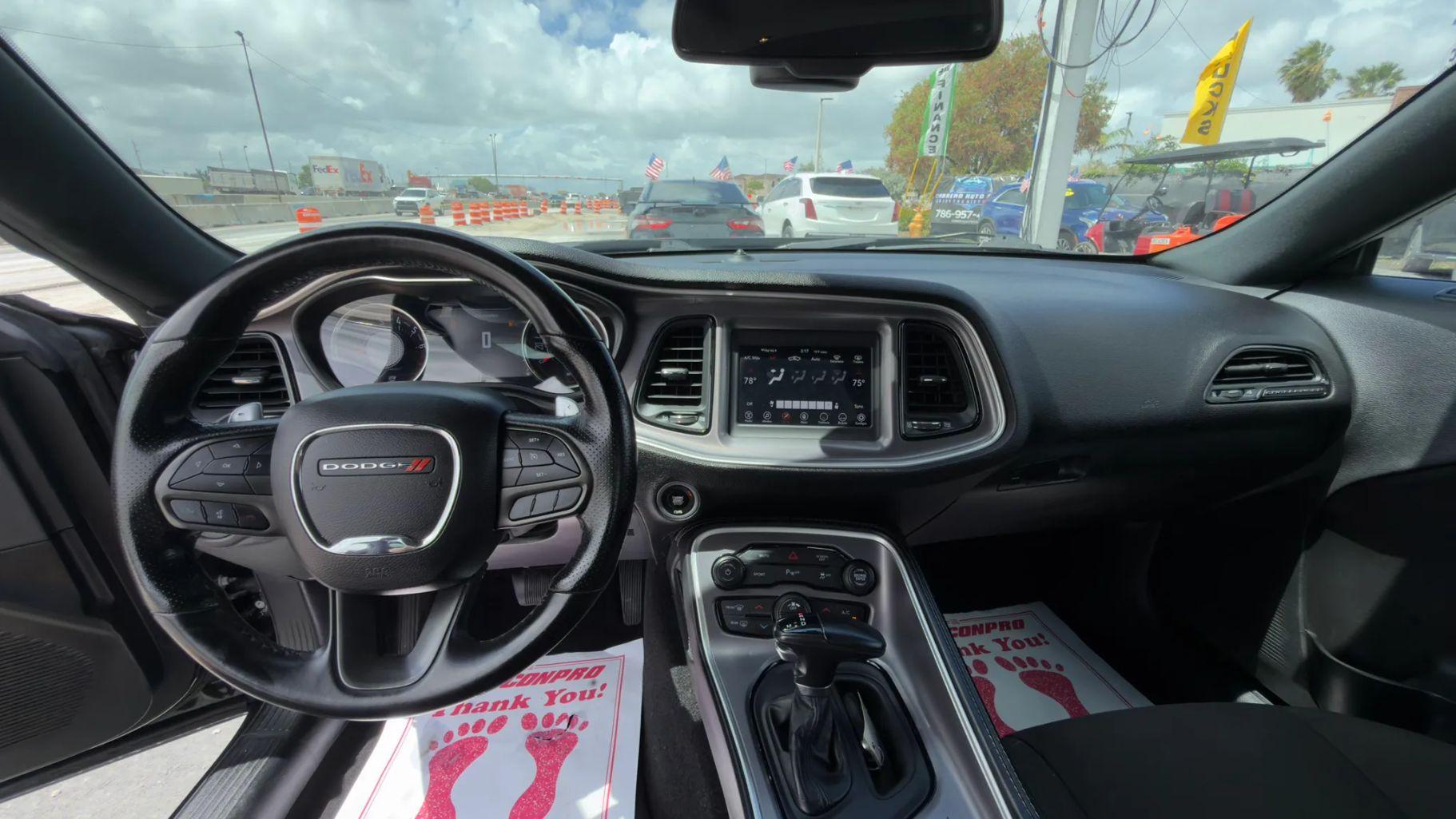 Dodge Challenger - Thumbnail 3