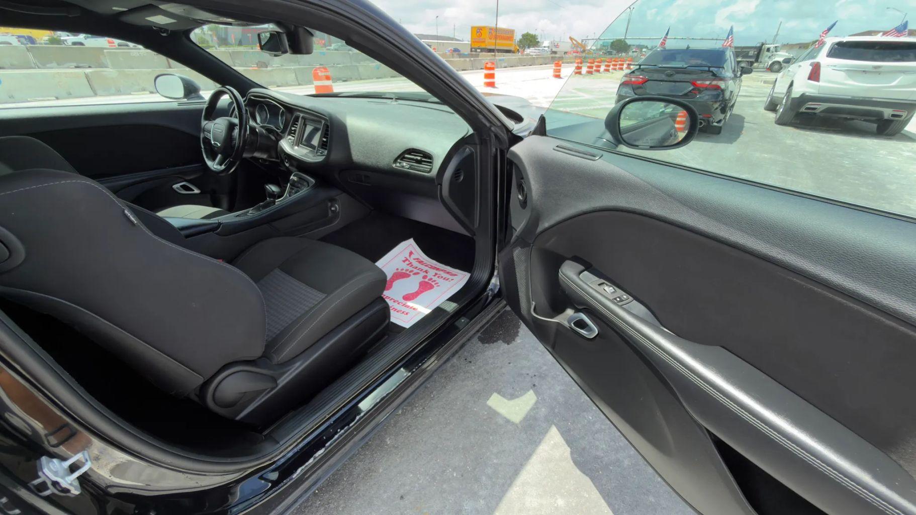 Dodge Challenger - Thumbnail 16