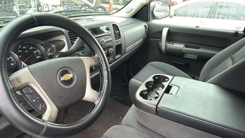 Chevrolet Silverado 1500 Extended Cab - Thumbnail 4