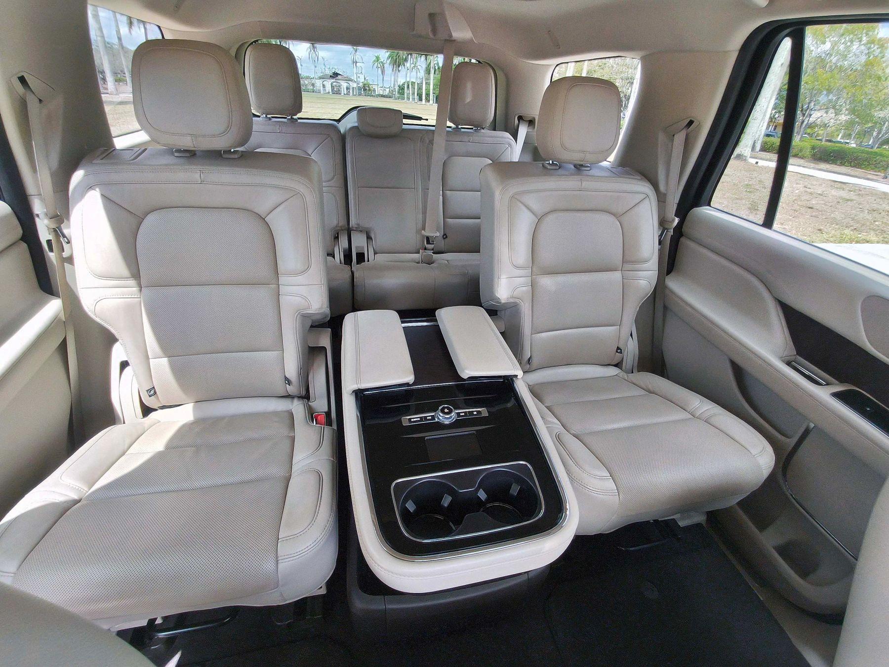 Lincoln Navigator - Thumbnail 12