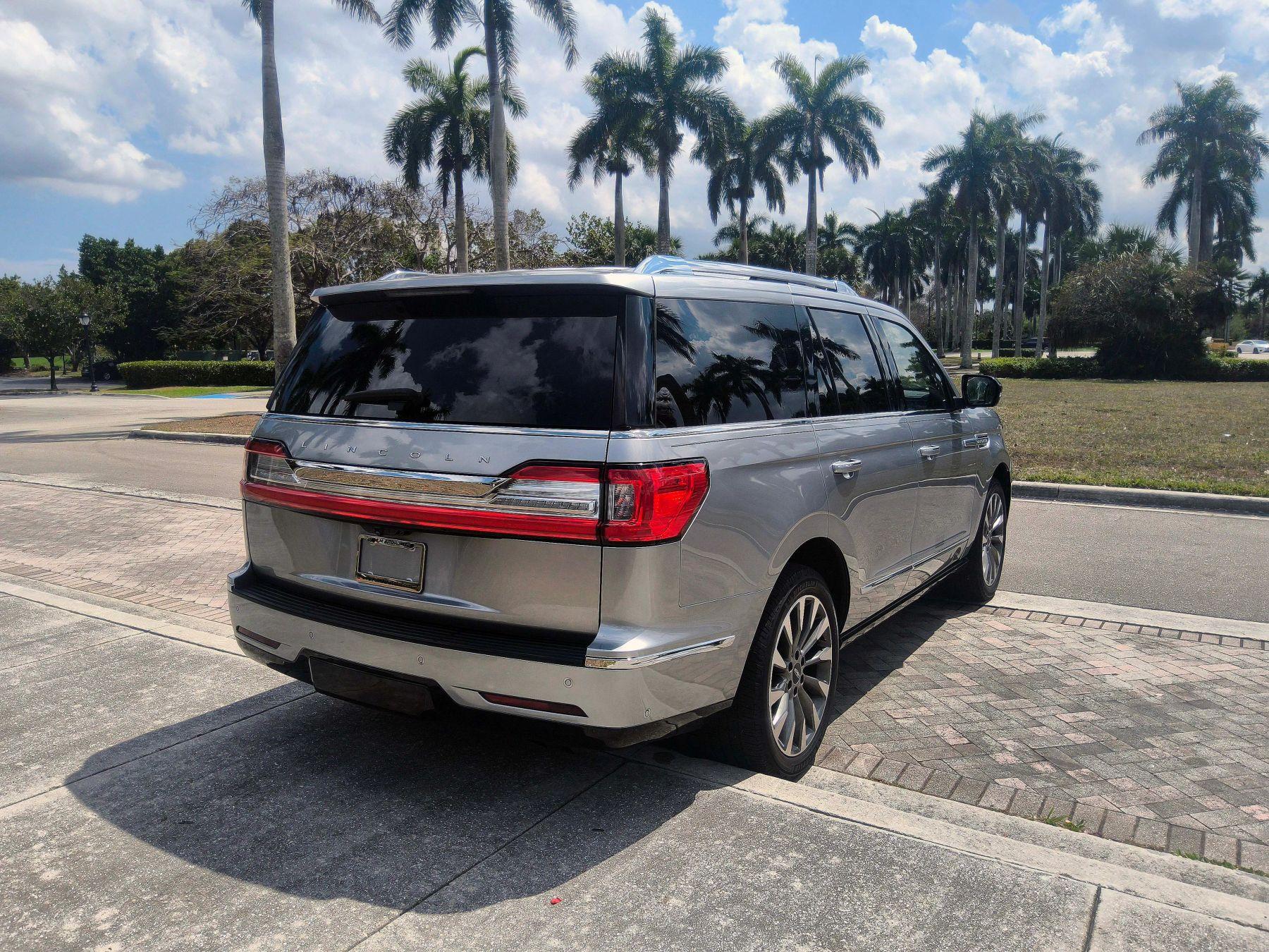 Lincoln Navigator - Thumbnail 18