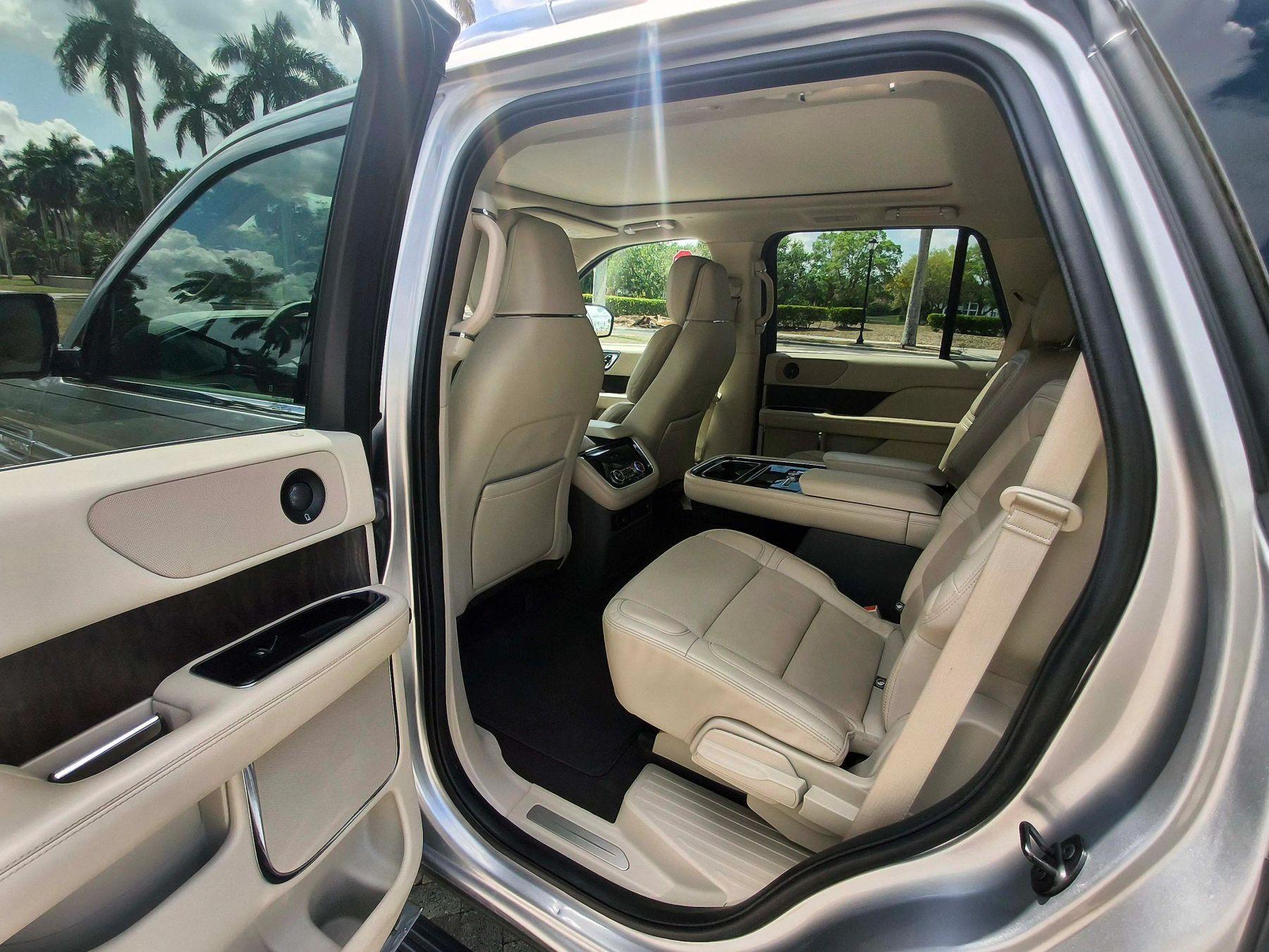 Lincoln Navigator - Thumbnail 11