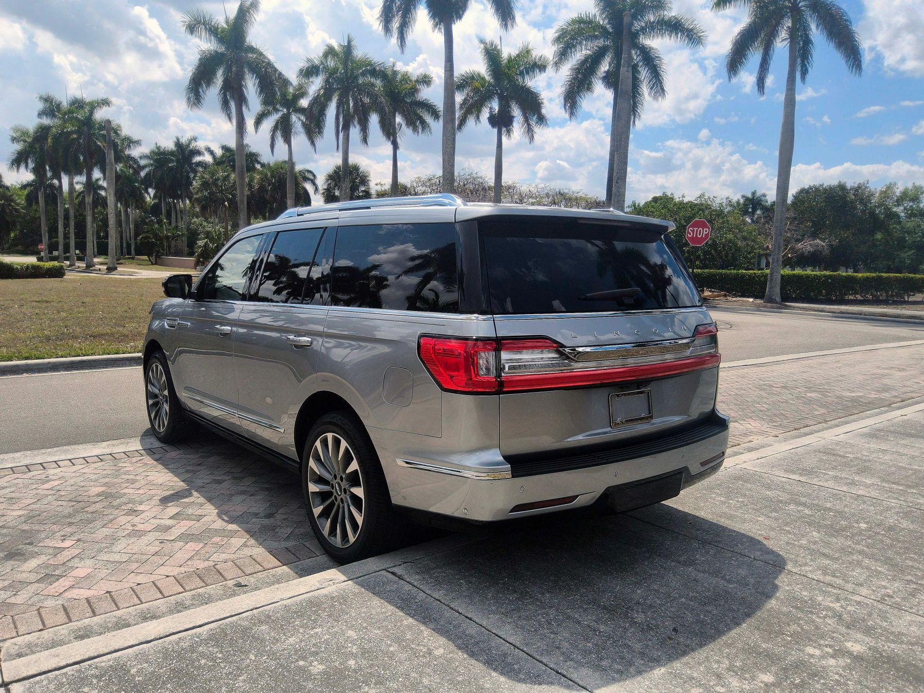 Lincoln Navigator - Thumbnail 17