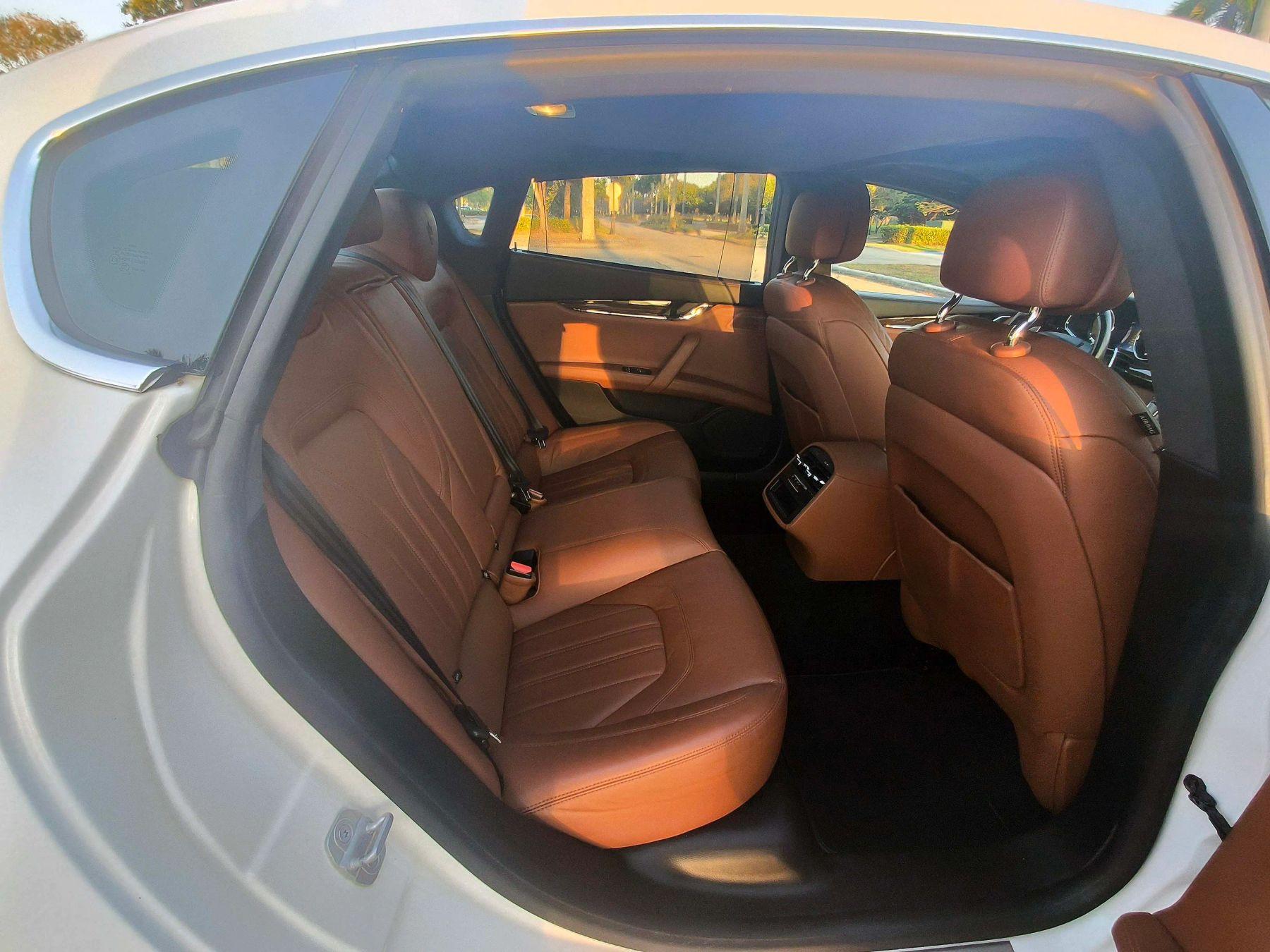 Maserati Quattroporte - Thumbnail 12