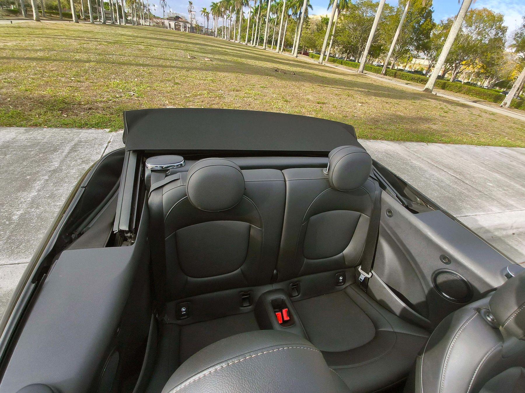 Mini Convertible - Thumbnail 12