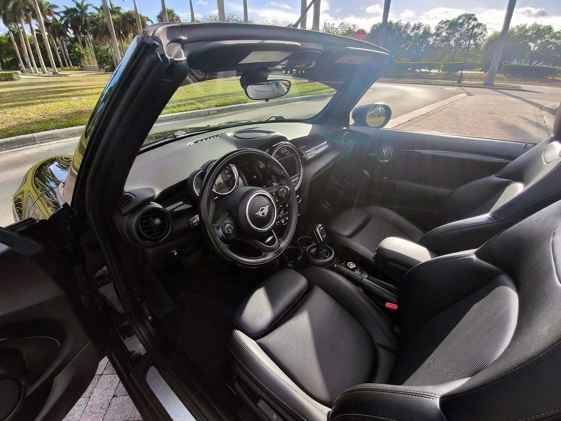 Mini Convertible - Thumbnail 5