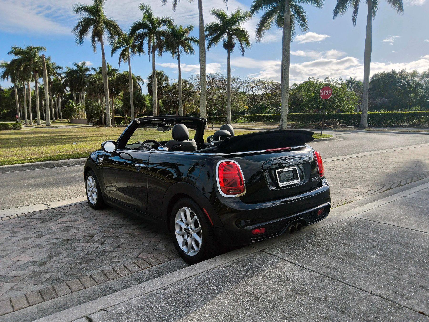 Mini Convertible - Thumbnail 16