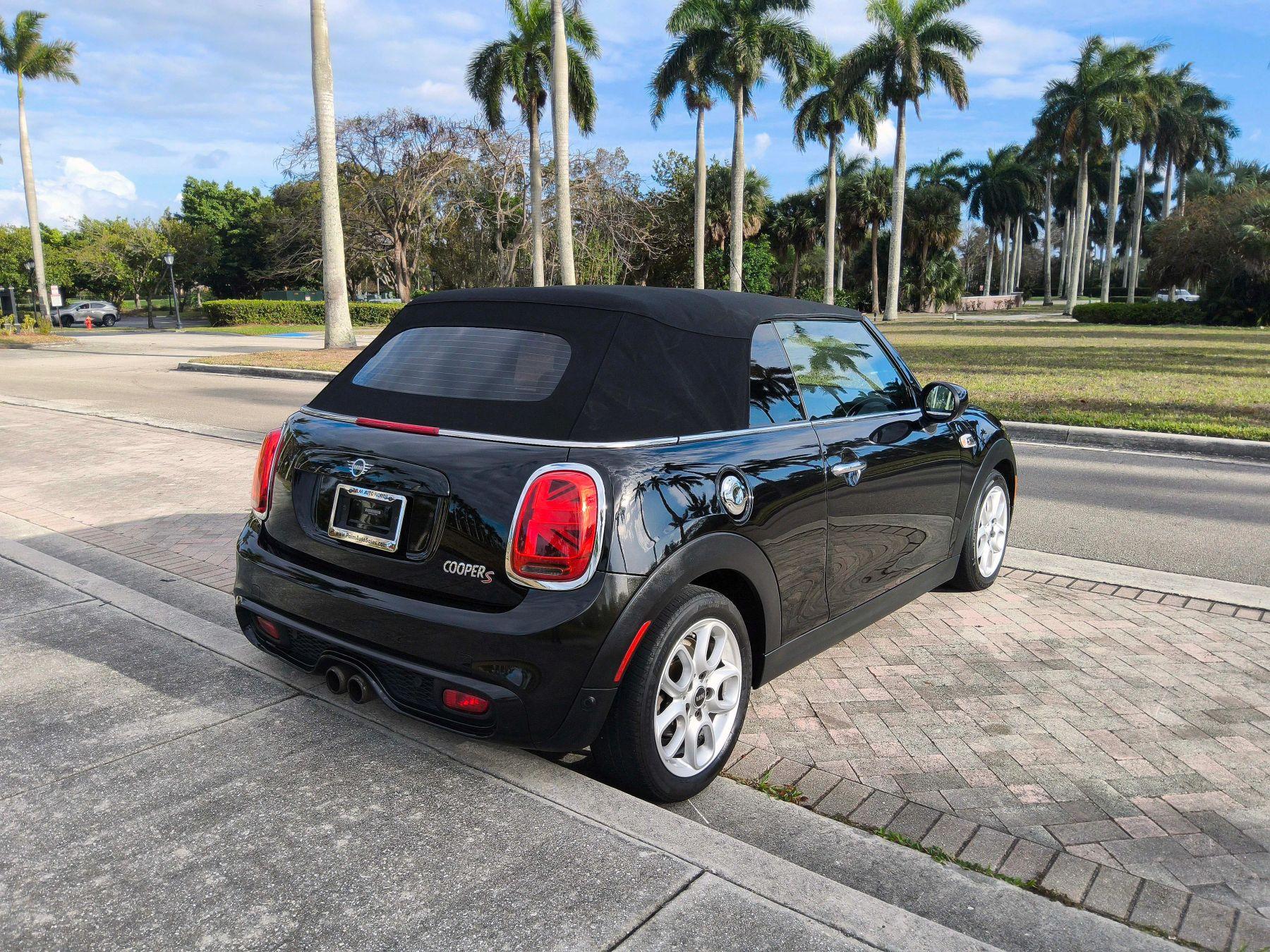 Mini Convertible - Thumbnail 14