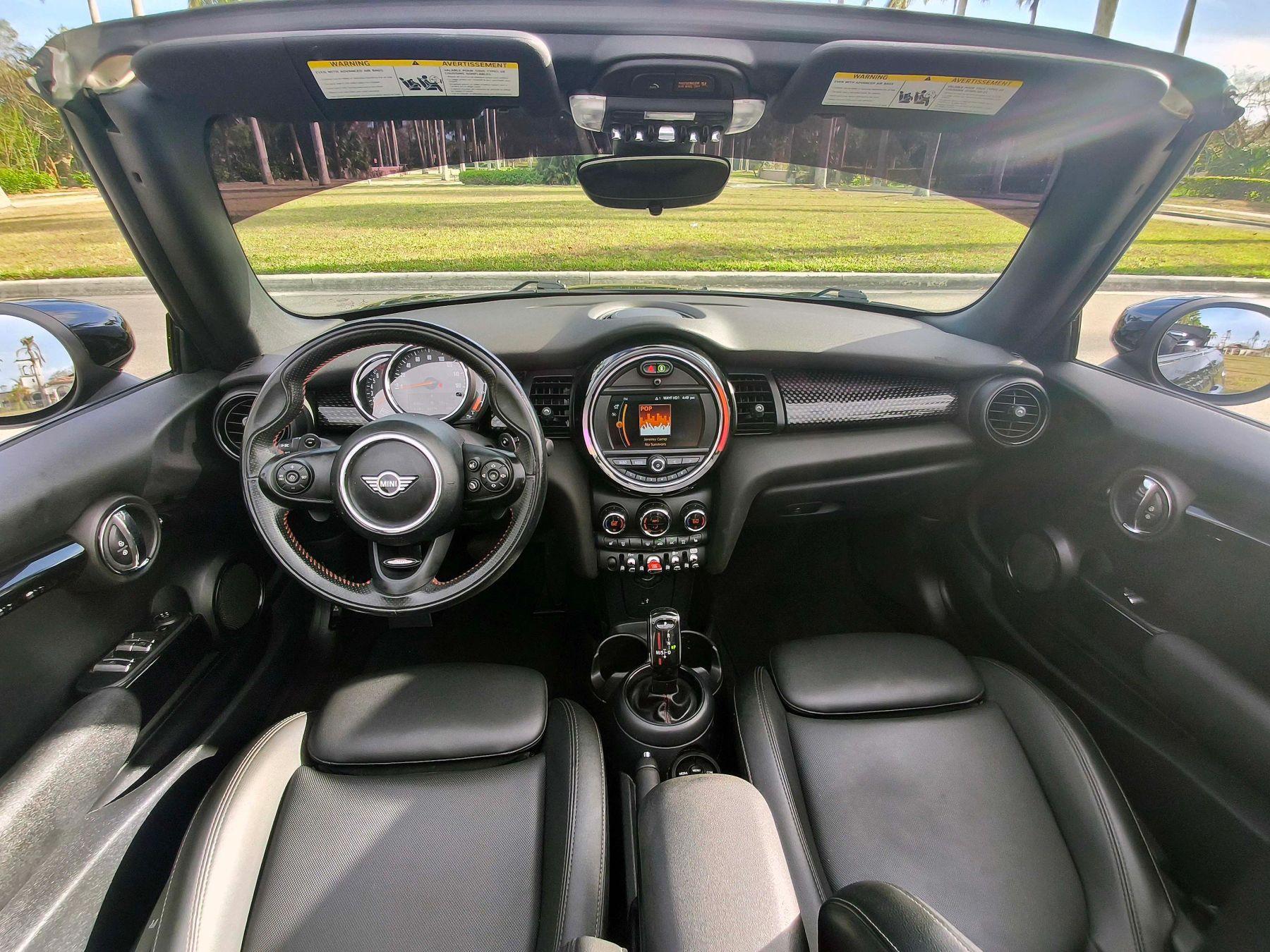 Mini Convertible - Thumbnail 8