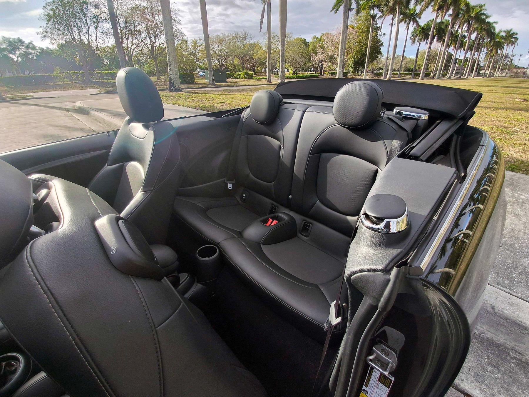 Mini Convertible - Thumbnail 11