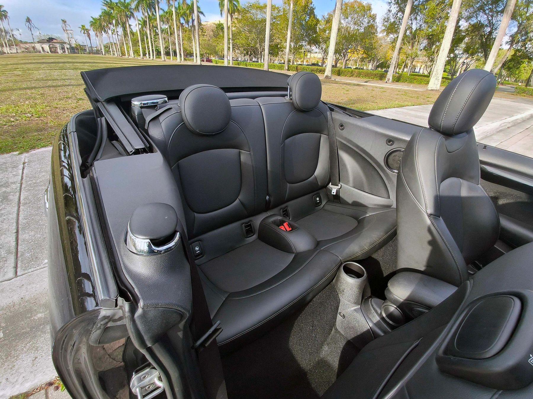 Mini Convertible - Thumbnail 10