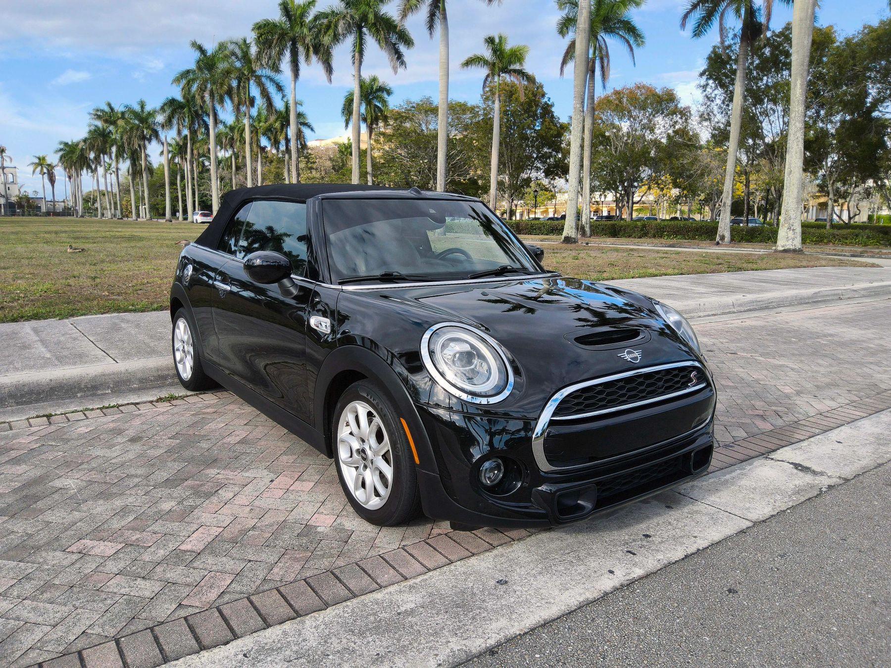 Mini Convertible - Thumbnail 15