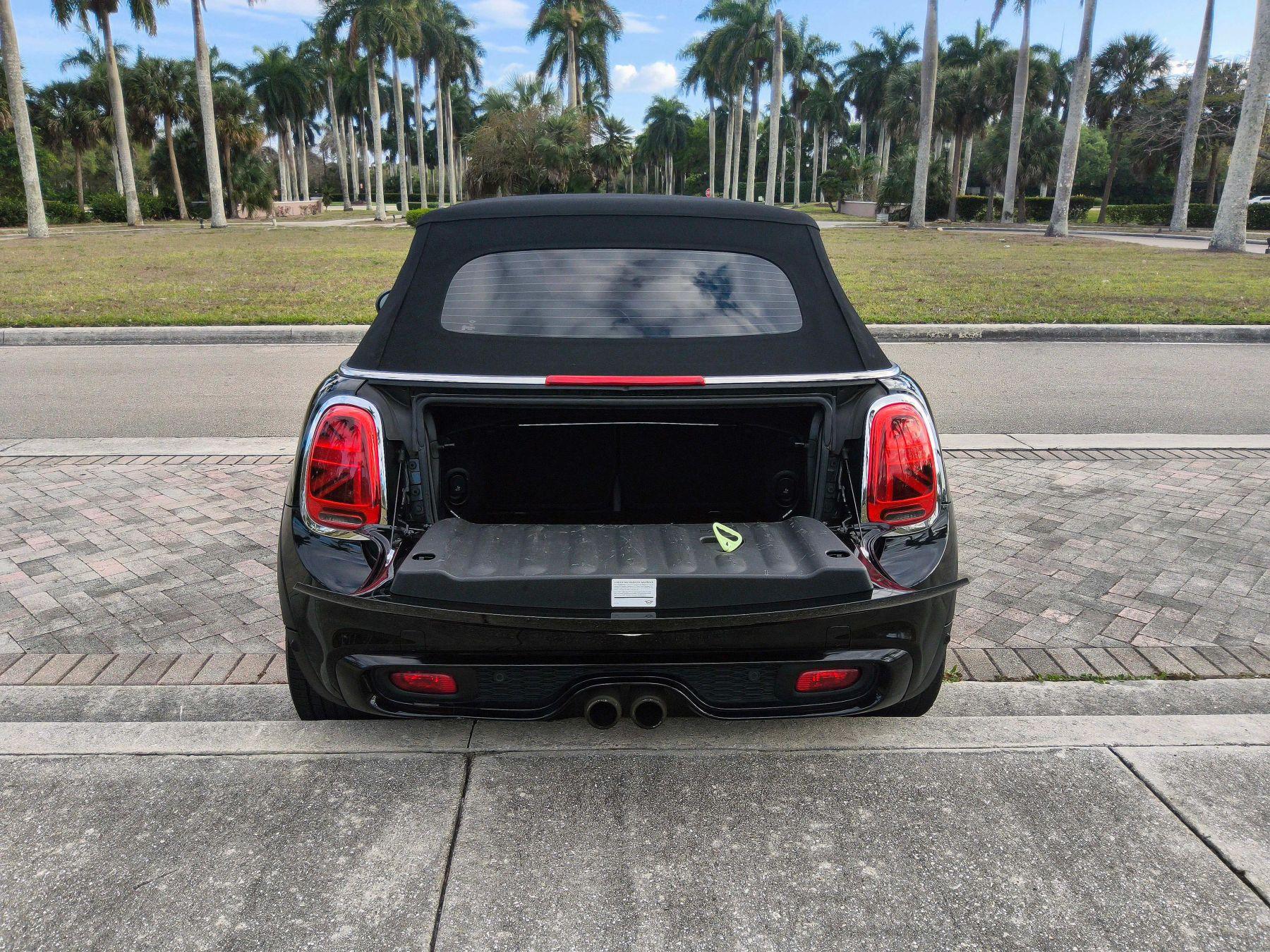 Mini Convertible - Thumbnail 13