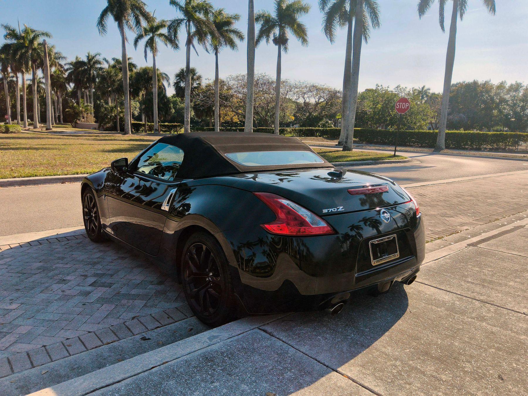 Nissan 370Z - Thumbnail 5