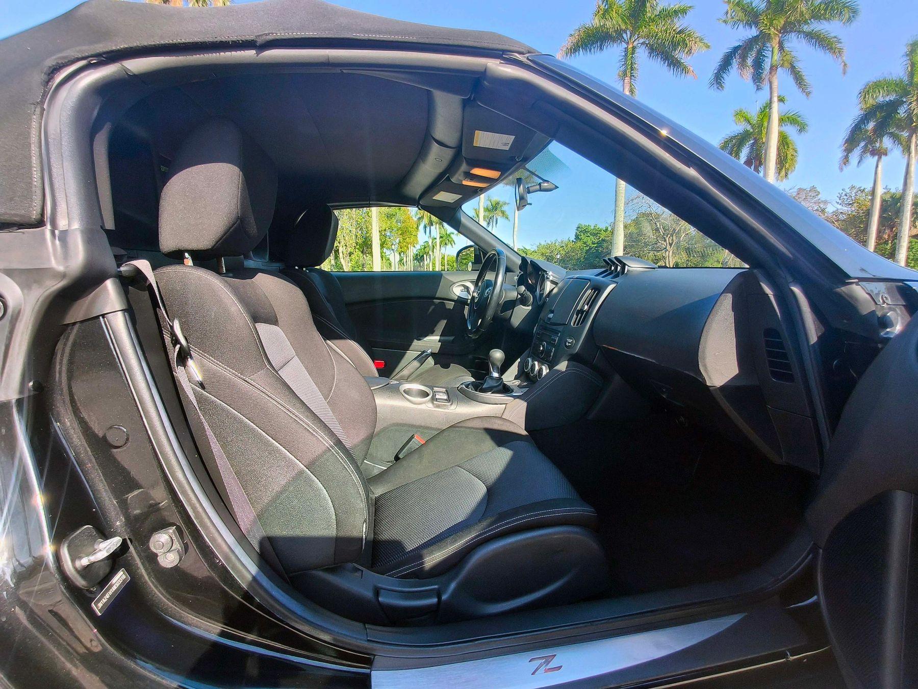 Nissan 370Z - Thumbnail 14