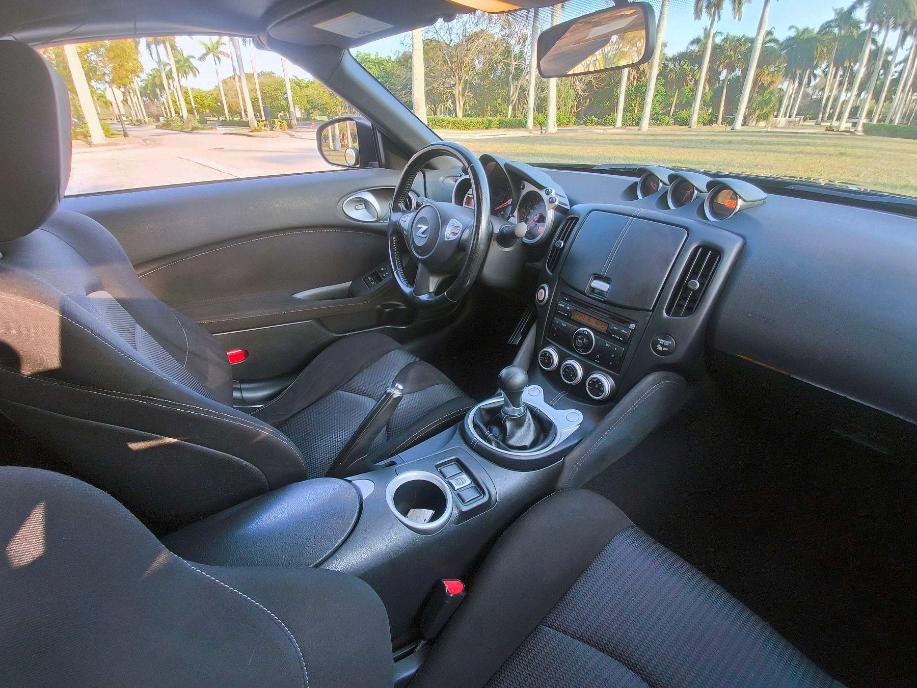 Nissan 370Z - Thumbnail 19