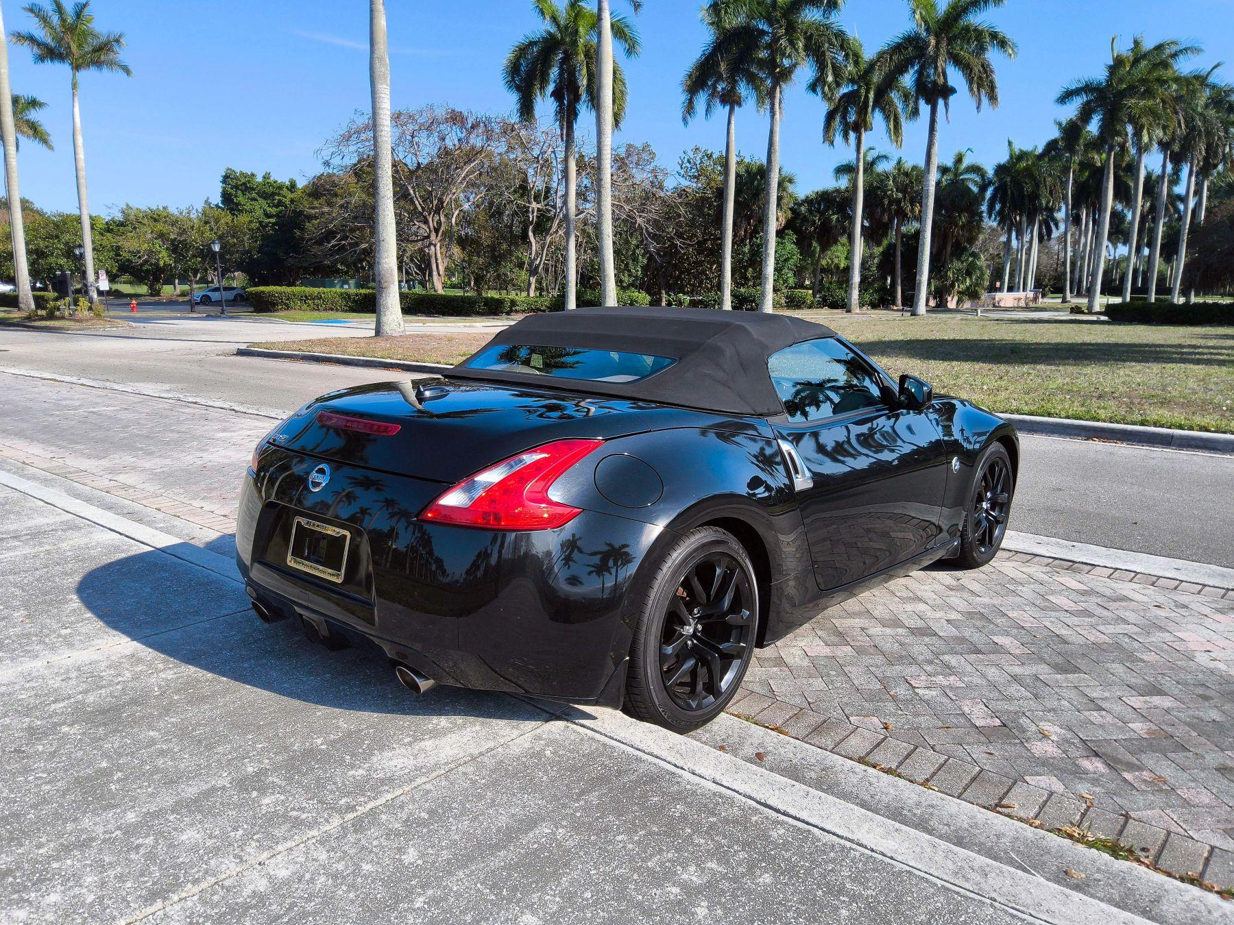 Nissan 370Z - Thumbnail 7