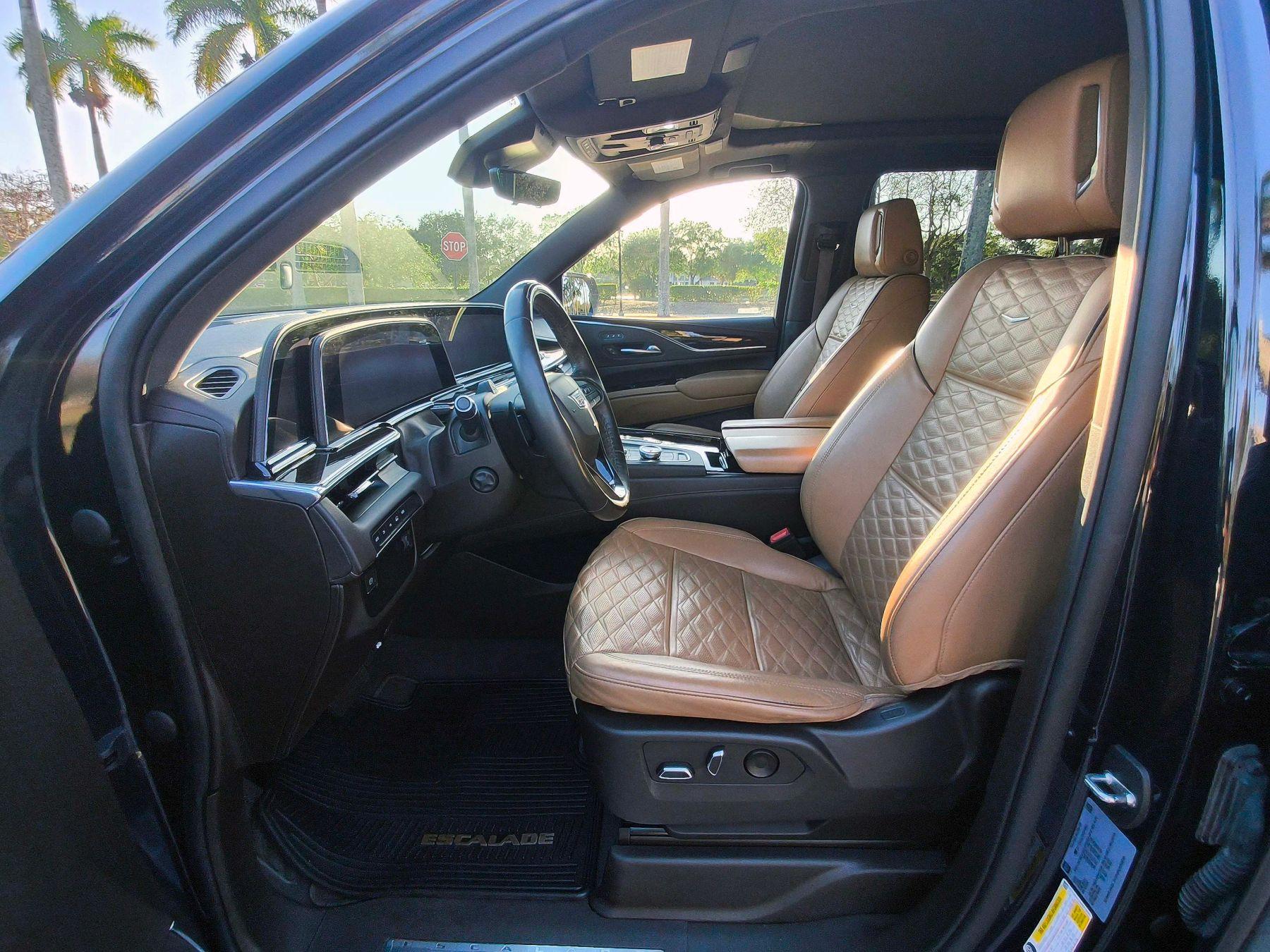 Cadillac Escalade Esv - Thumbnail 4