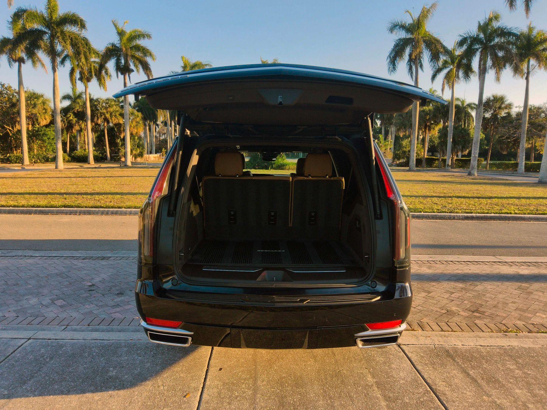 Cadillac Escalade Esv - Thumbnail 15