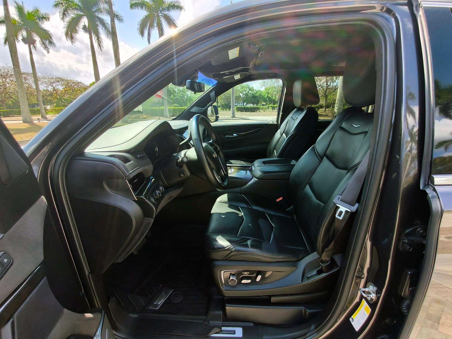 Cadillac Escalade Esv - Thumbnail 11