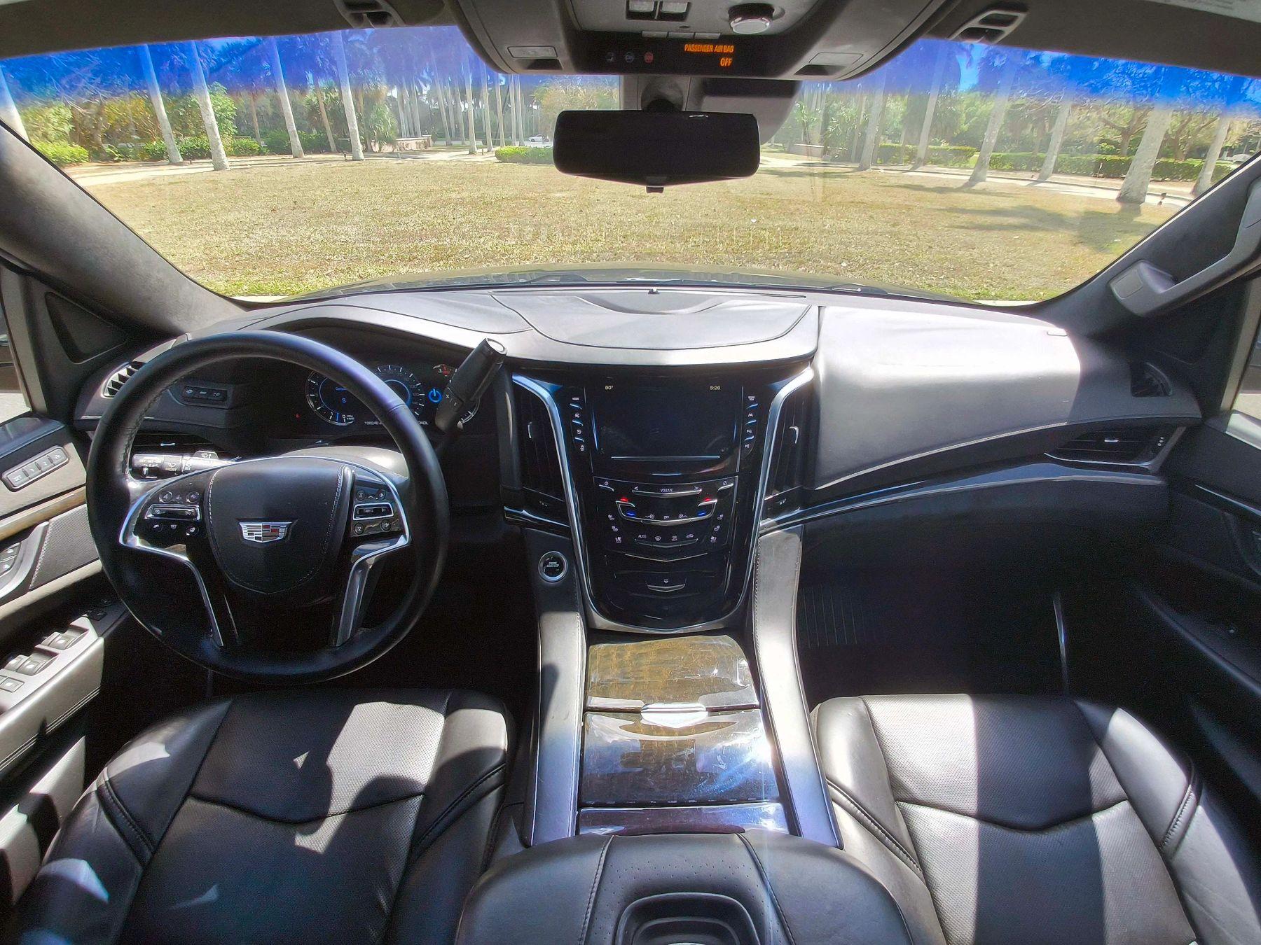 Cadillac Escalade Esv - Thumbnail 18