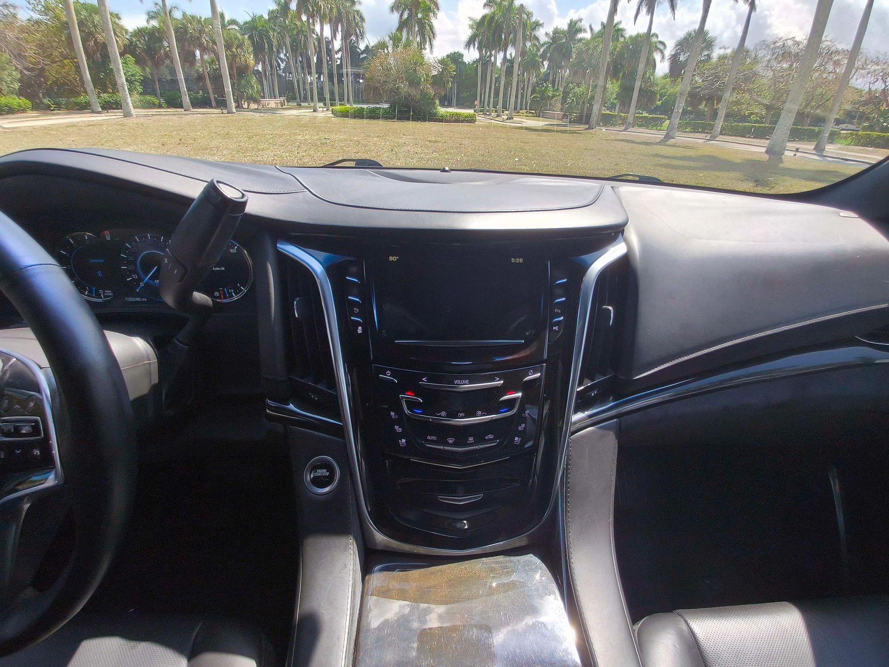 Cadillac Escalade Esv - Thumbnail 17