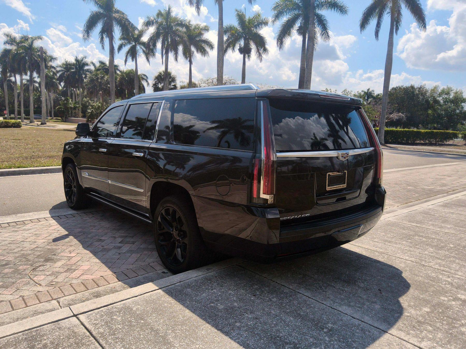 Cadillac Escalade Esv - Thumbnail 5