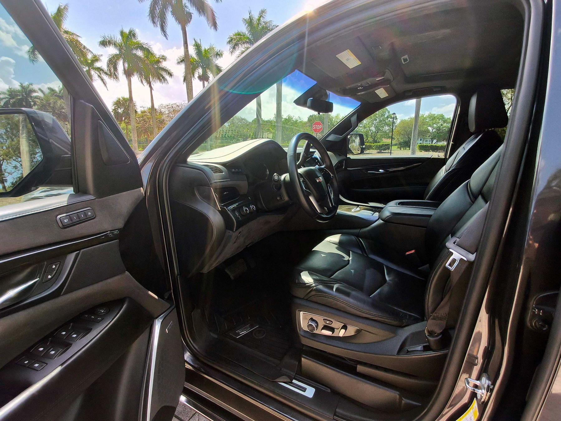 Cadillac Escalade Esv - Thumbnail 10