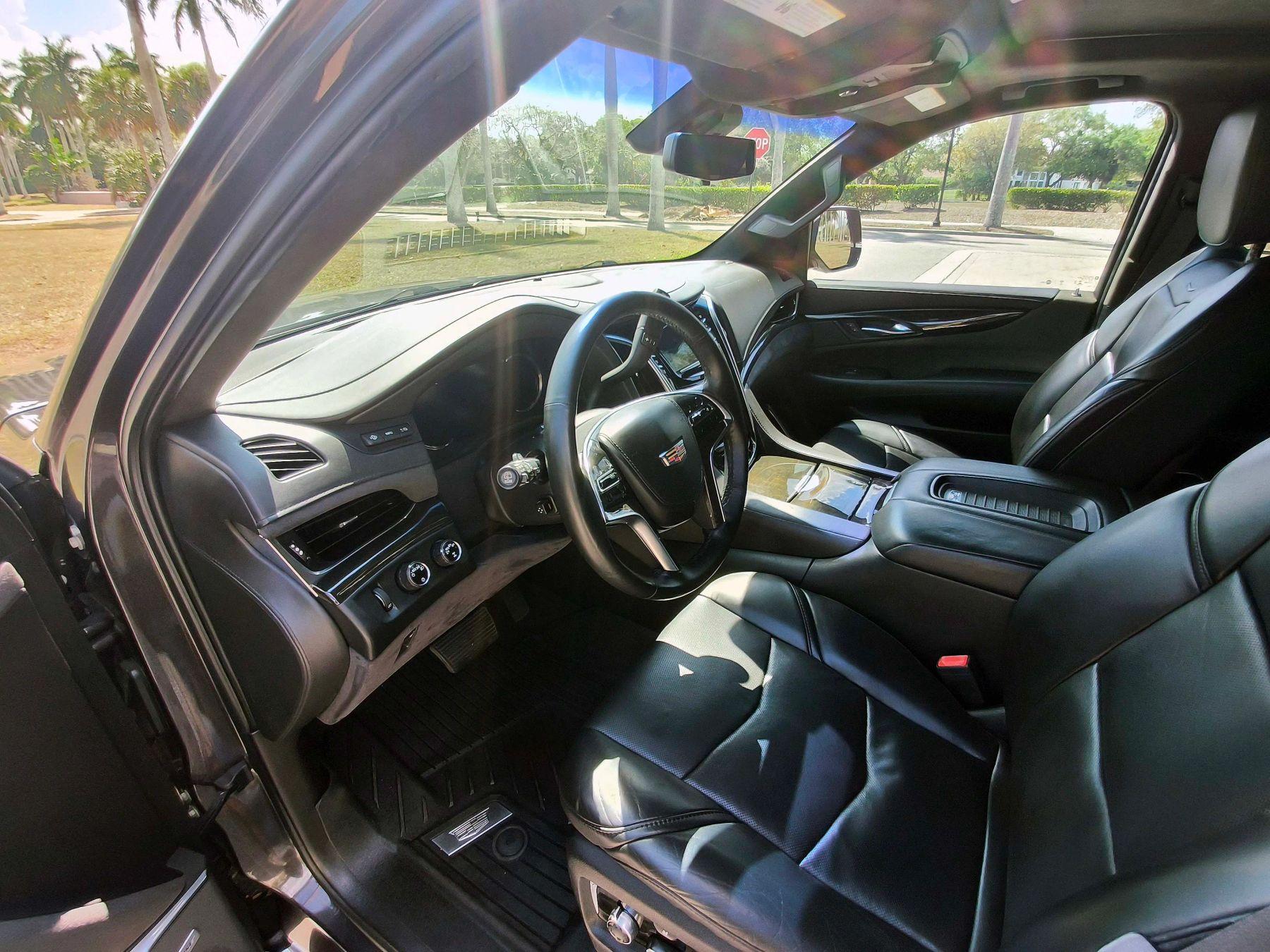 Cadillac Escalade Esv - Thumbnail 12