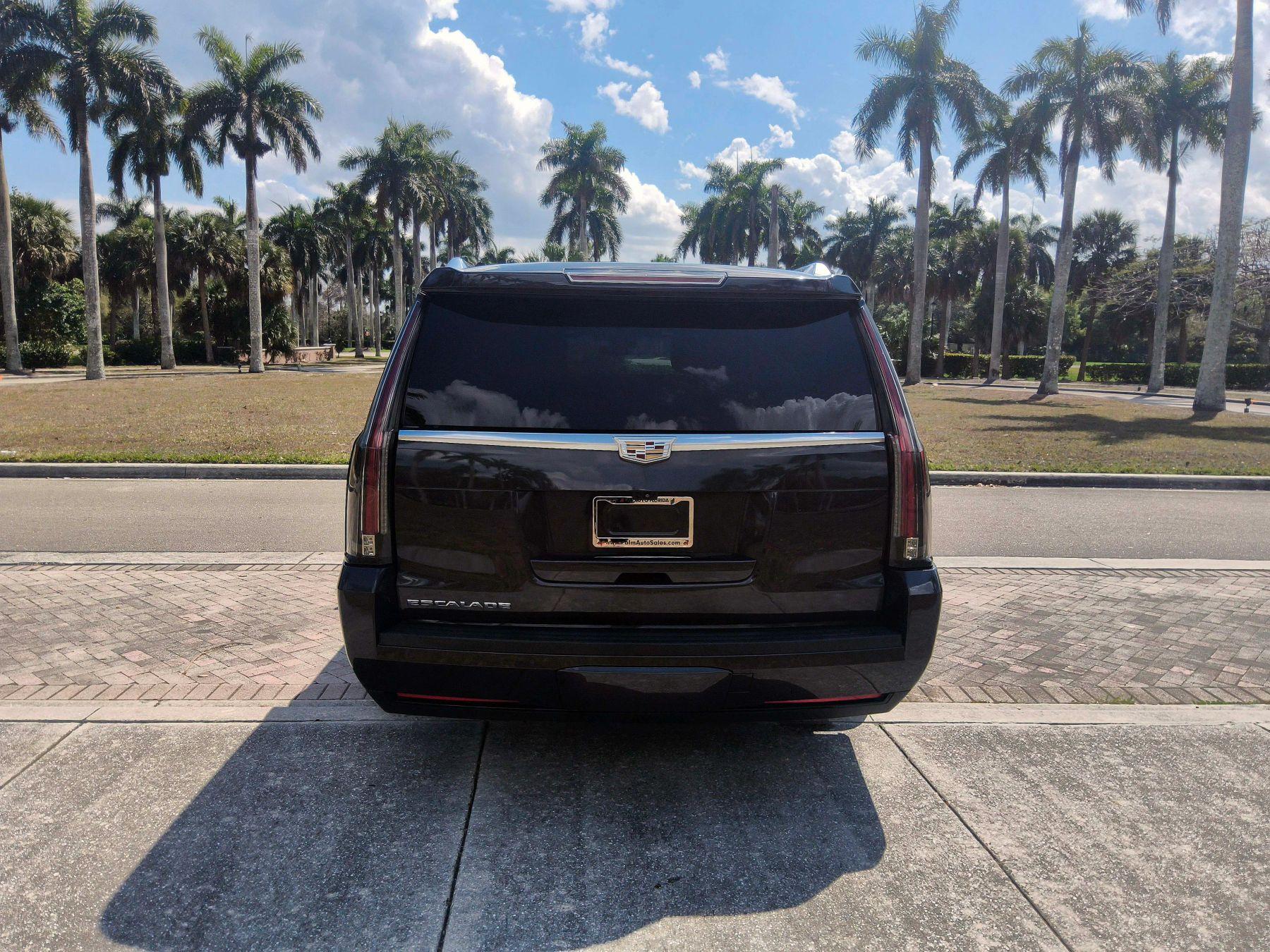 Cadillac Escalade Esv - Thumbnail 6