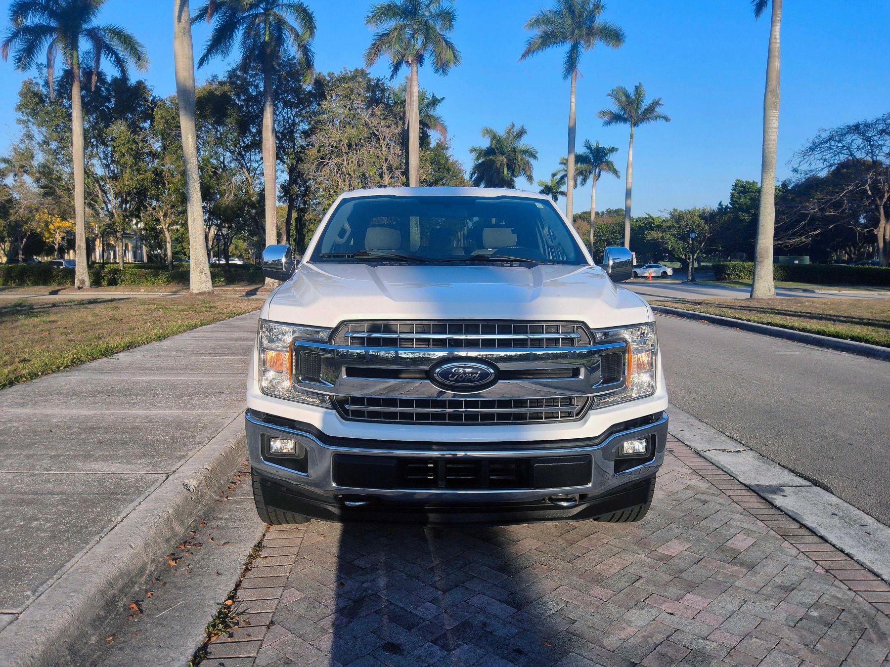 Ford F150 Supercrew Cab - Thumbnail 3