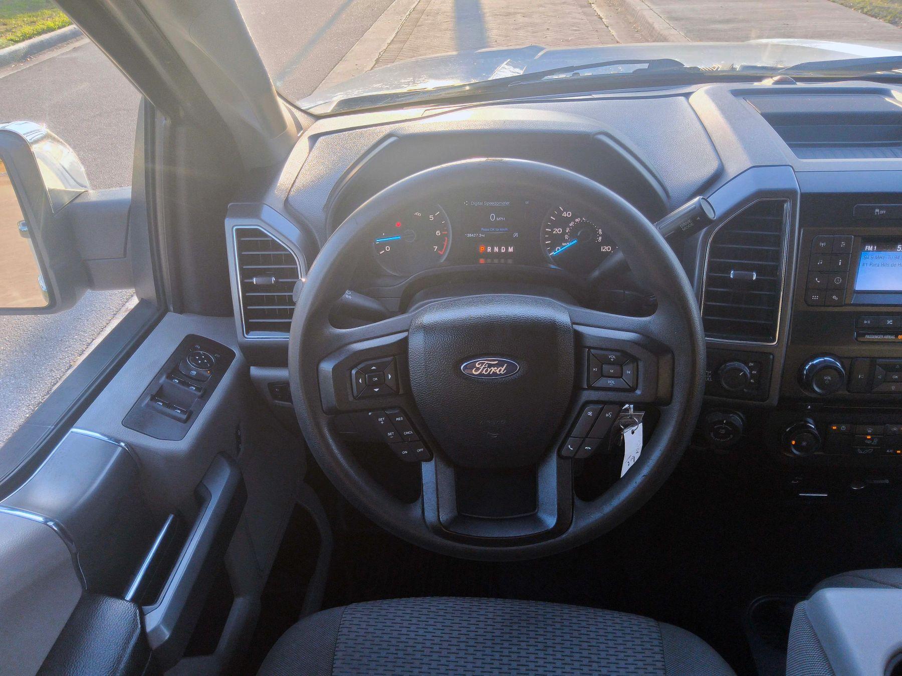 Ford F150 Supercrew Cab - Thumbnail 6