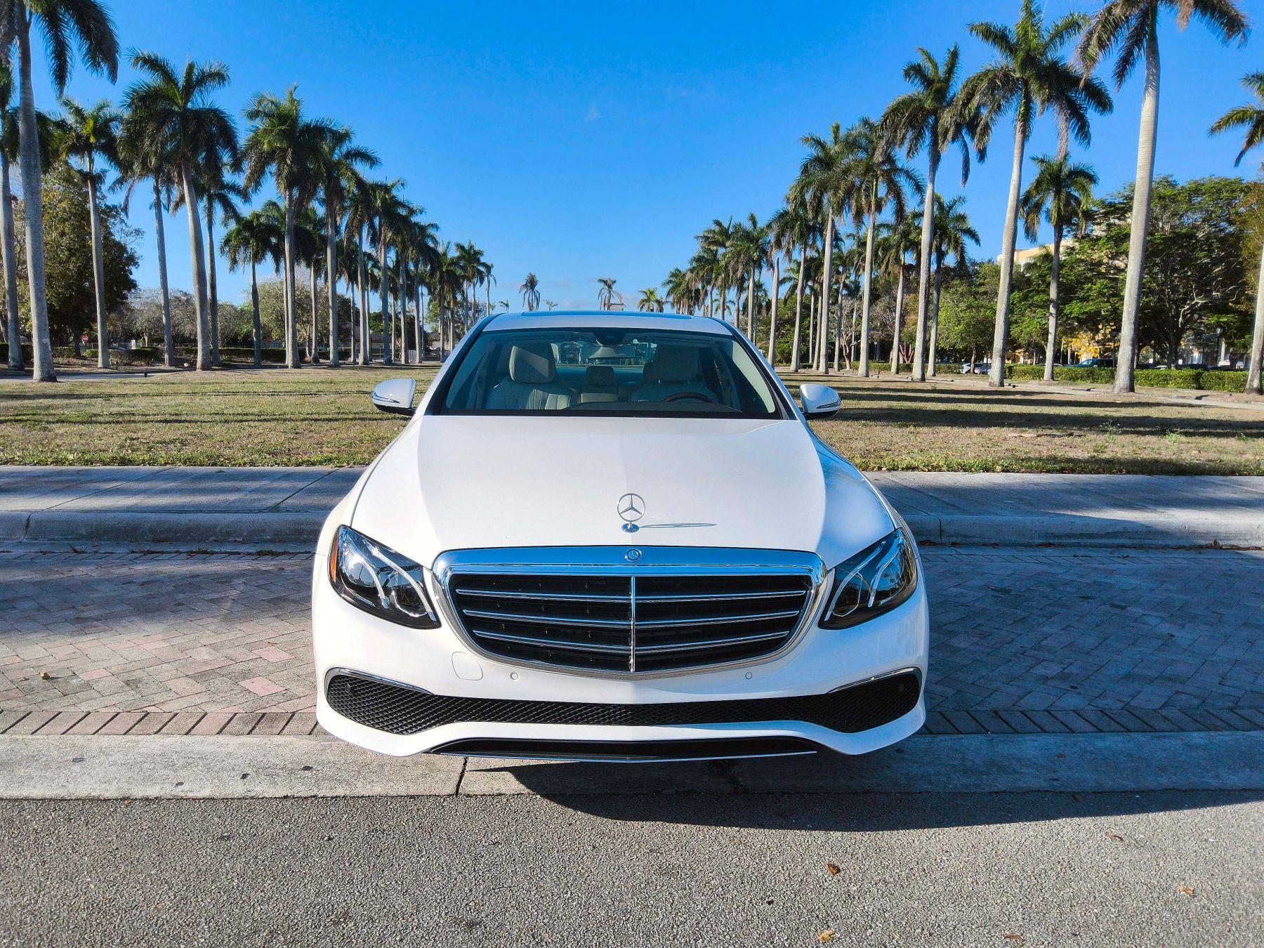 Mercedes-Benz E-Class - Thumbnail 2