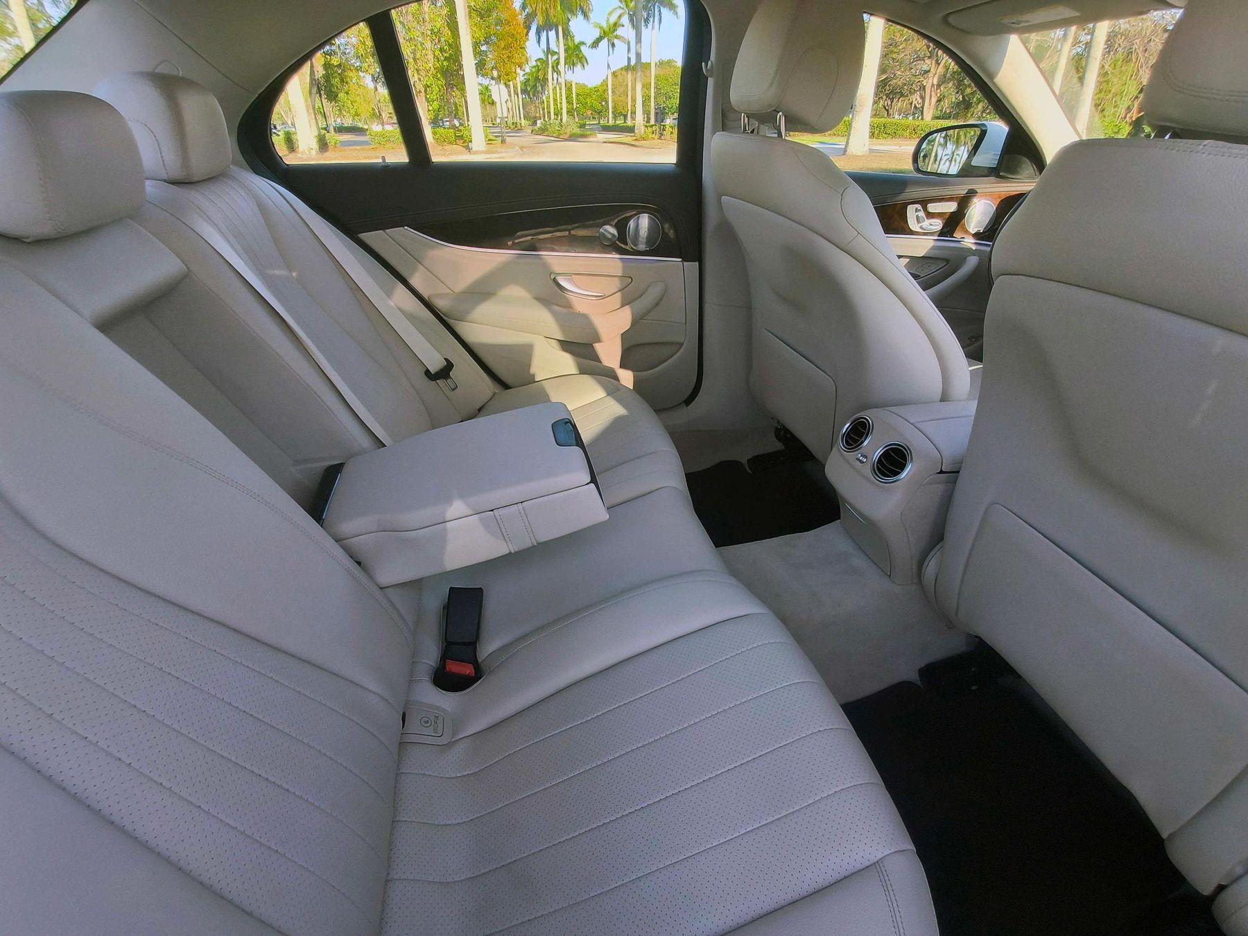 Mercedes-Benz E-Class - Thumbnail 14