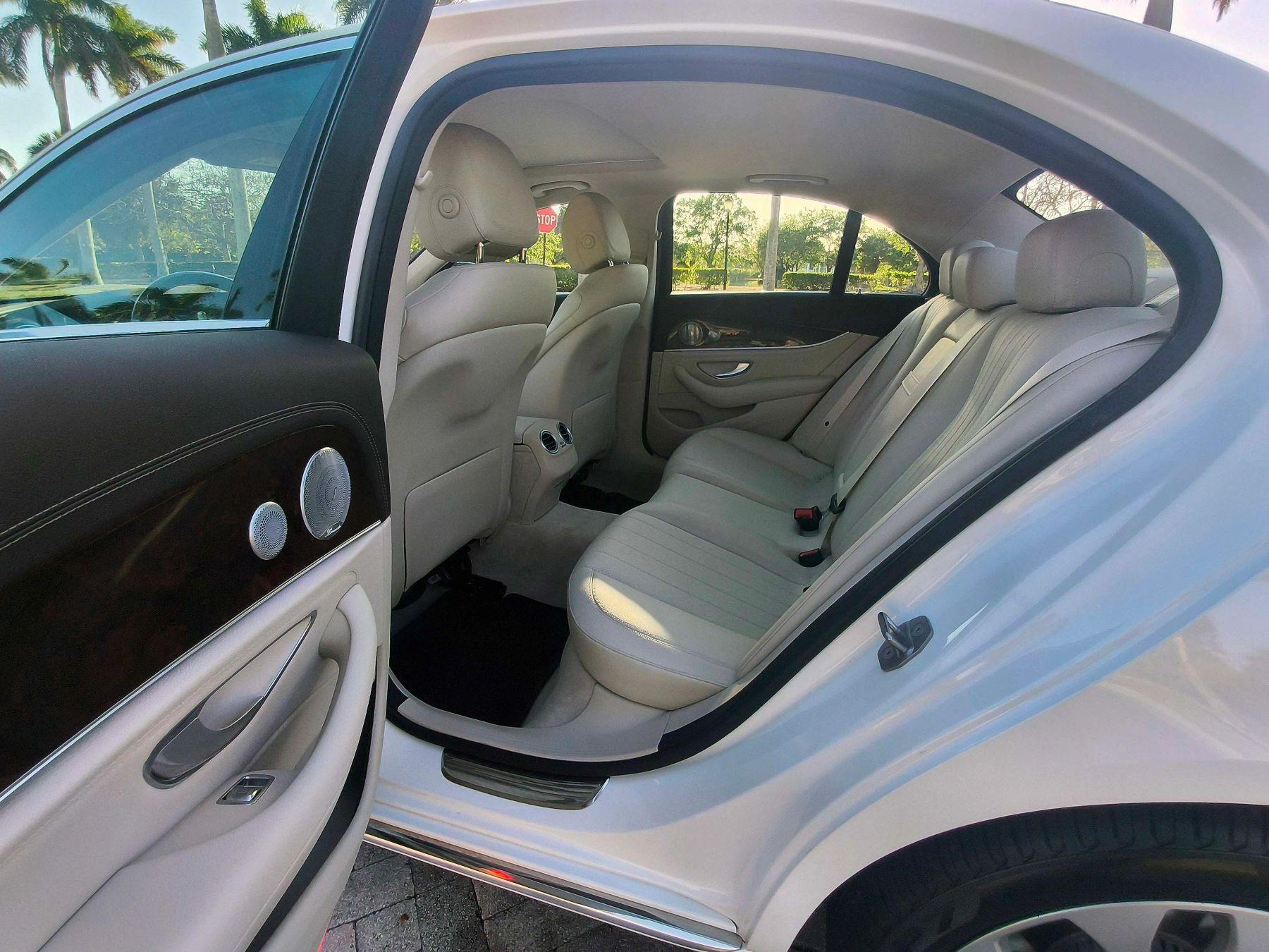 Mercedes-Benz E-Class - Thumbnail 13