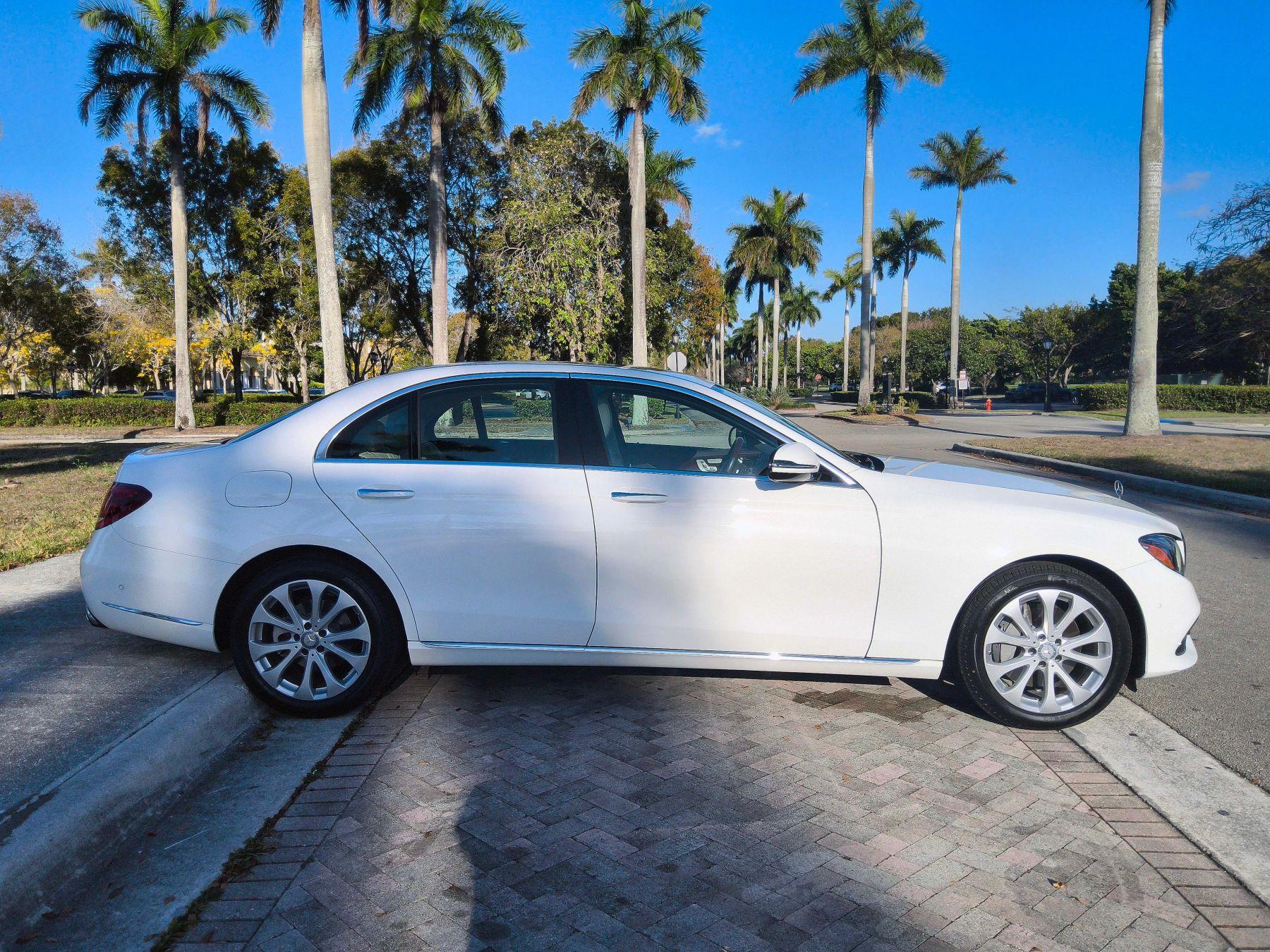 Mercedes-Benz E-Class - Thumbnail 20