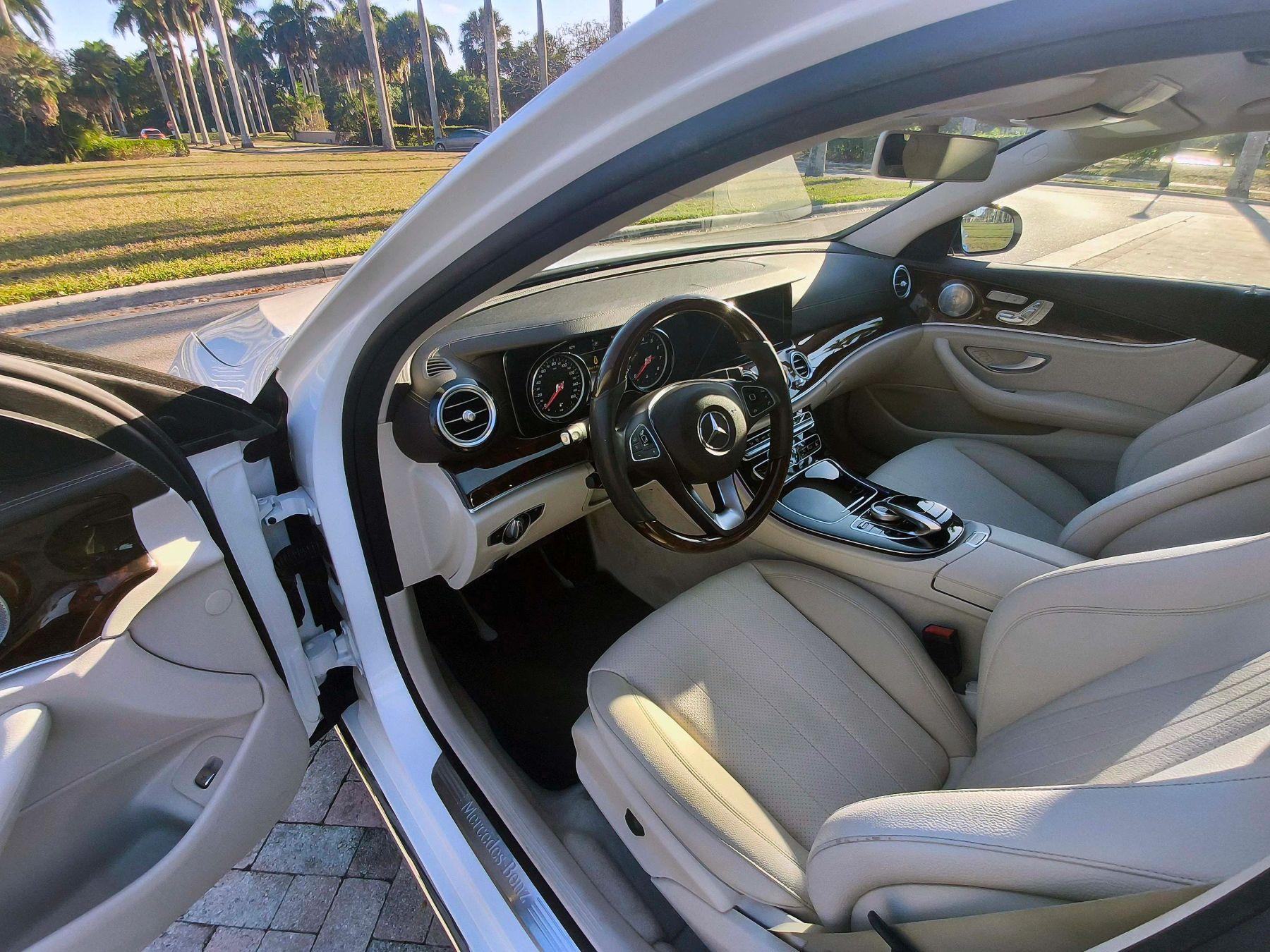 Mercedes-Benz E-Class - Thumbnail 5