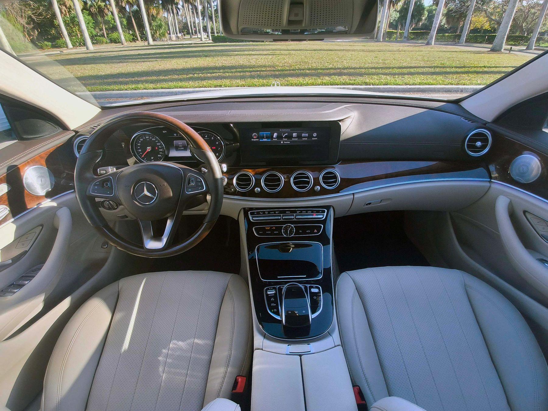 Mercedes-Benz E-Class - Thumbnail 9