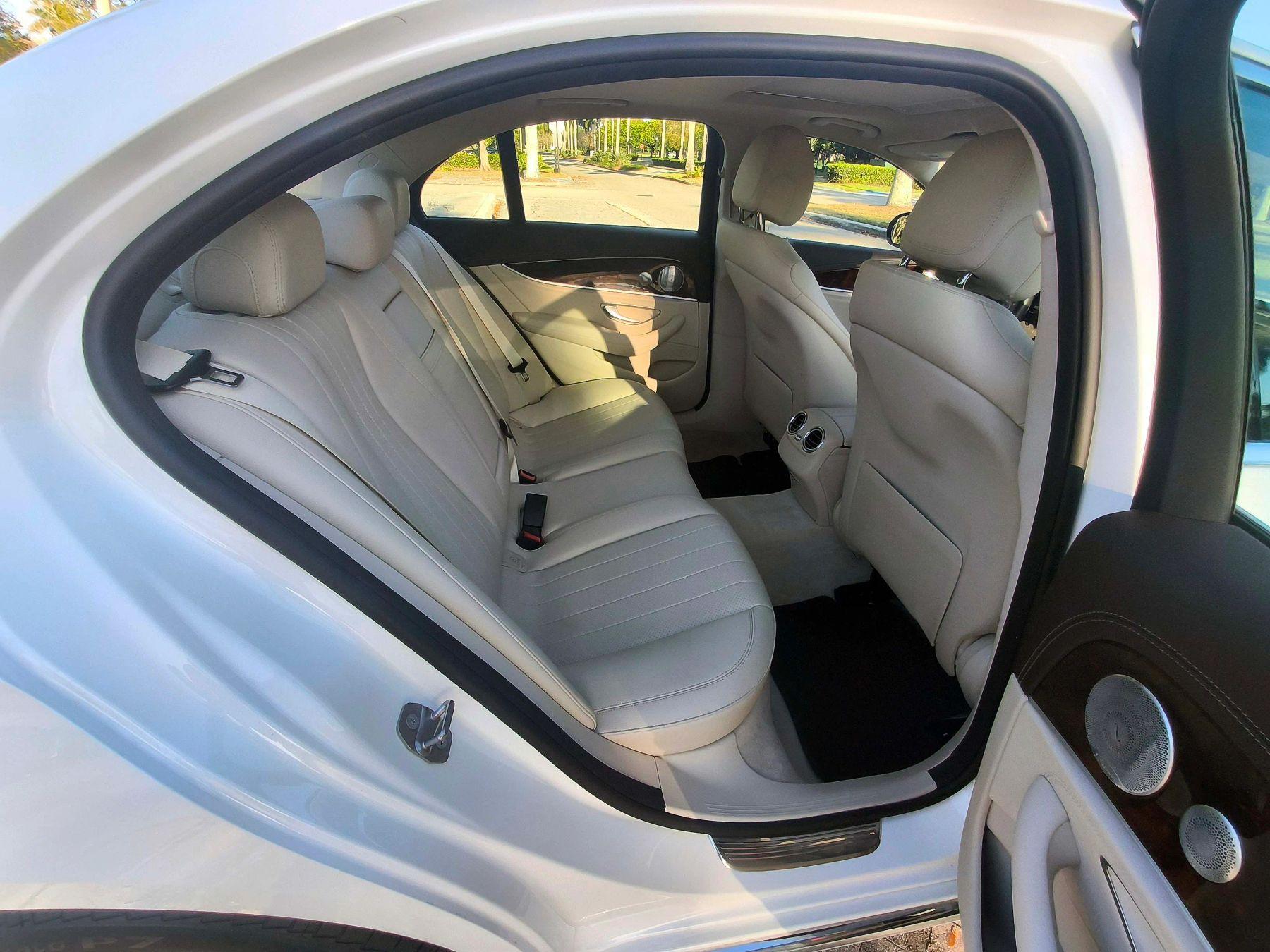 Mercedes-Benz E-Class - Thumbnail 15