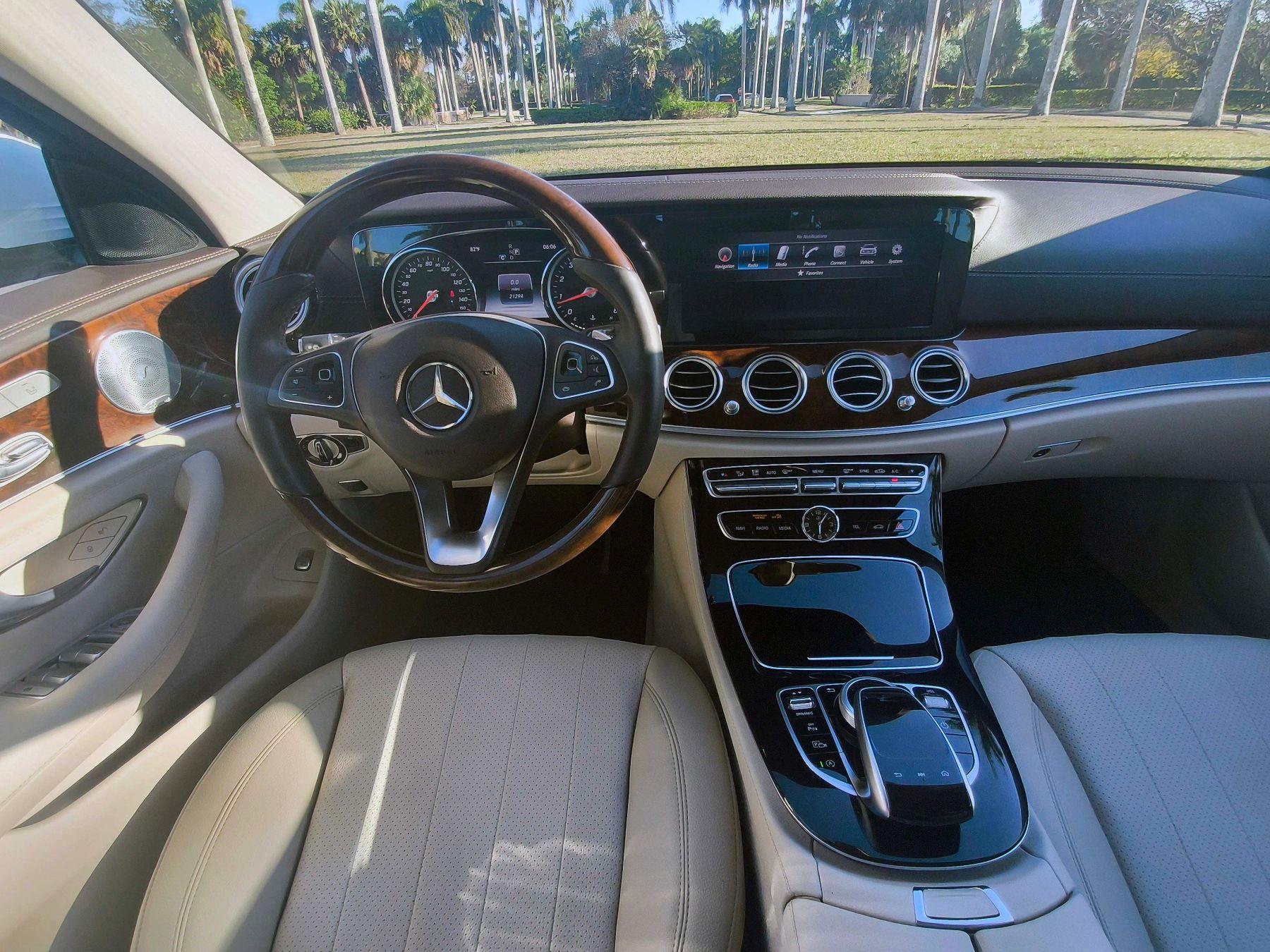 Mercedes-Benz E-Class - Thumbnail 8